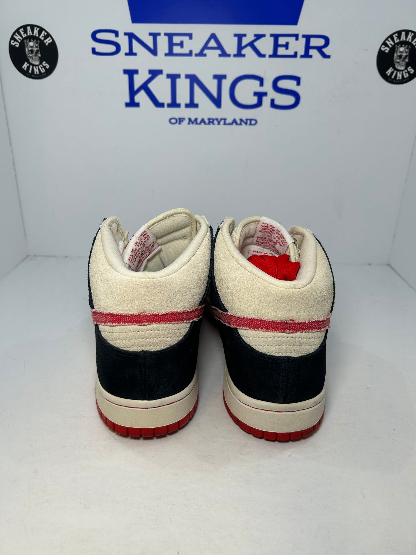 Nike SB Dunk Mid Street Fighter Ryu (Pre-Owned)