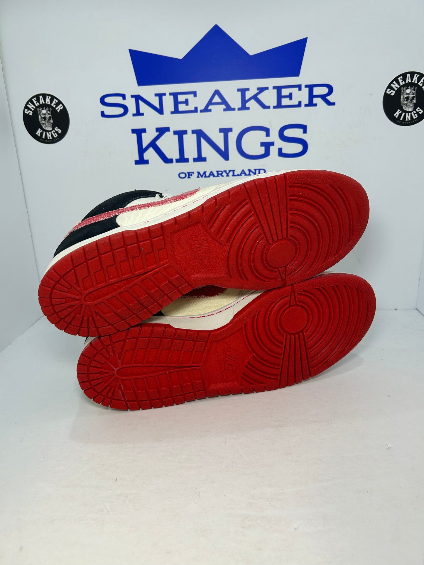 Nike SB Dunk Mid Street Fighter Ryu (Pre-Owned)