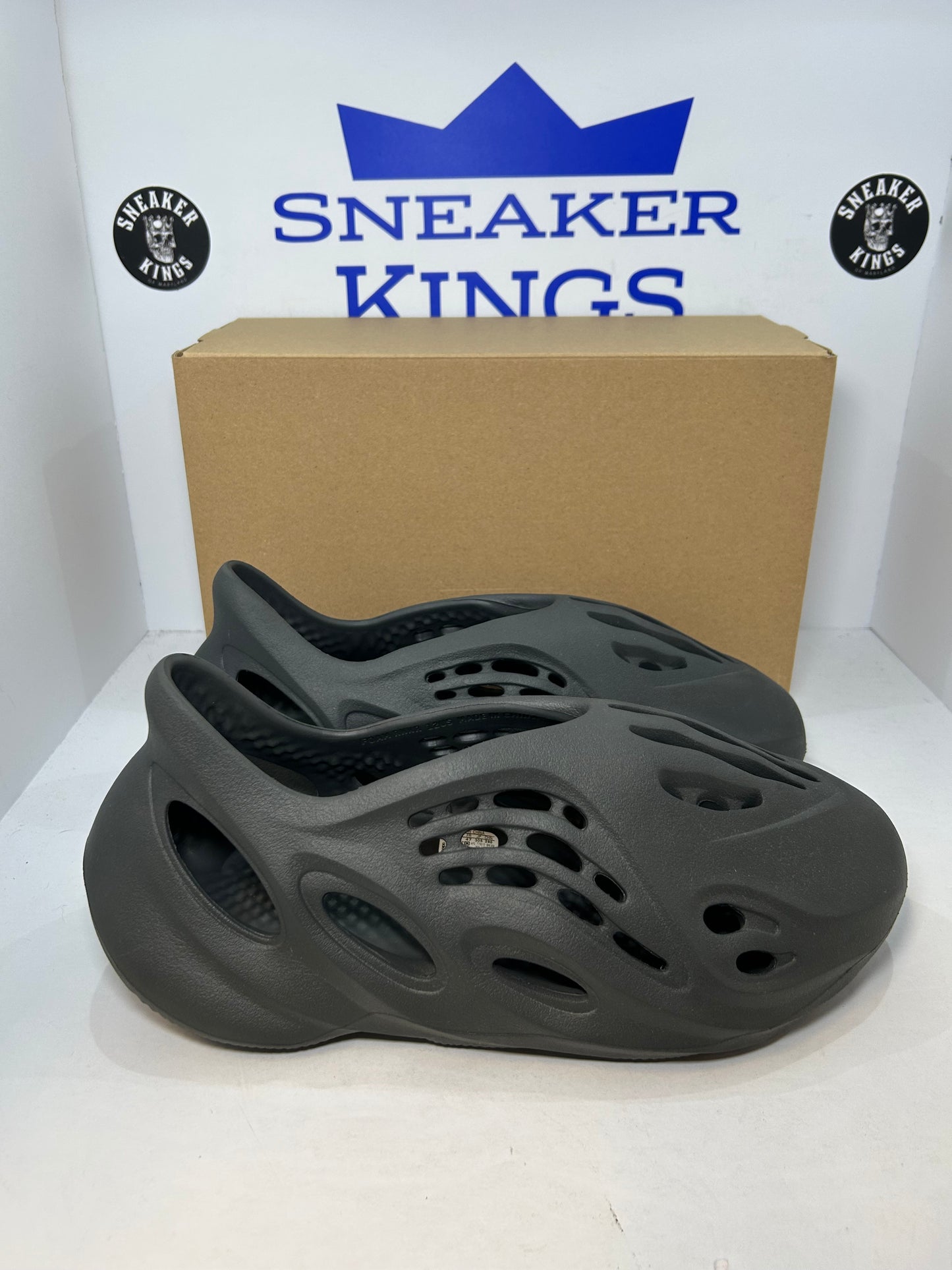 Adidas Yeezy Foam Runner Carbon (Pre-Owned)