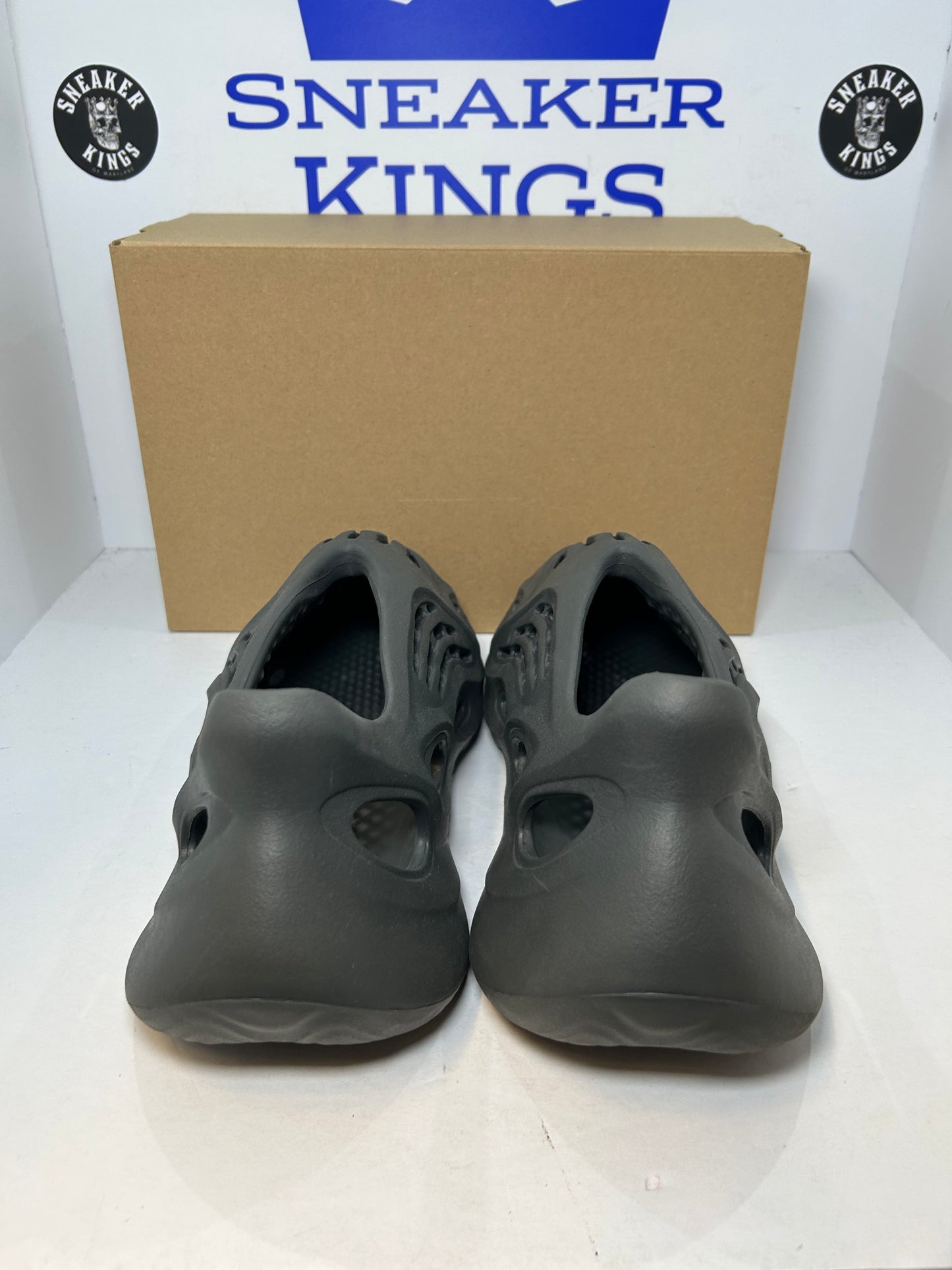 Adidas Yeezy Foam Runner Carbon (Pre-Owned)