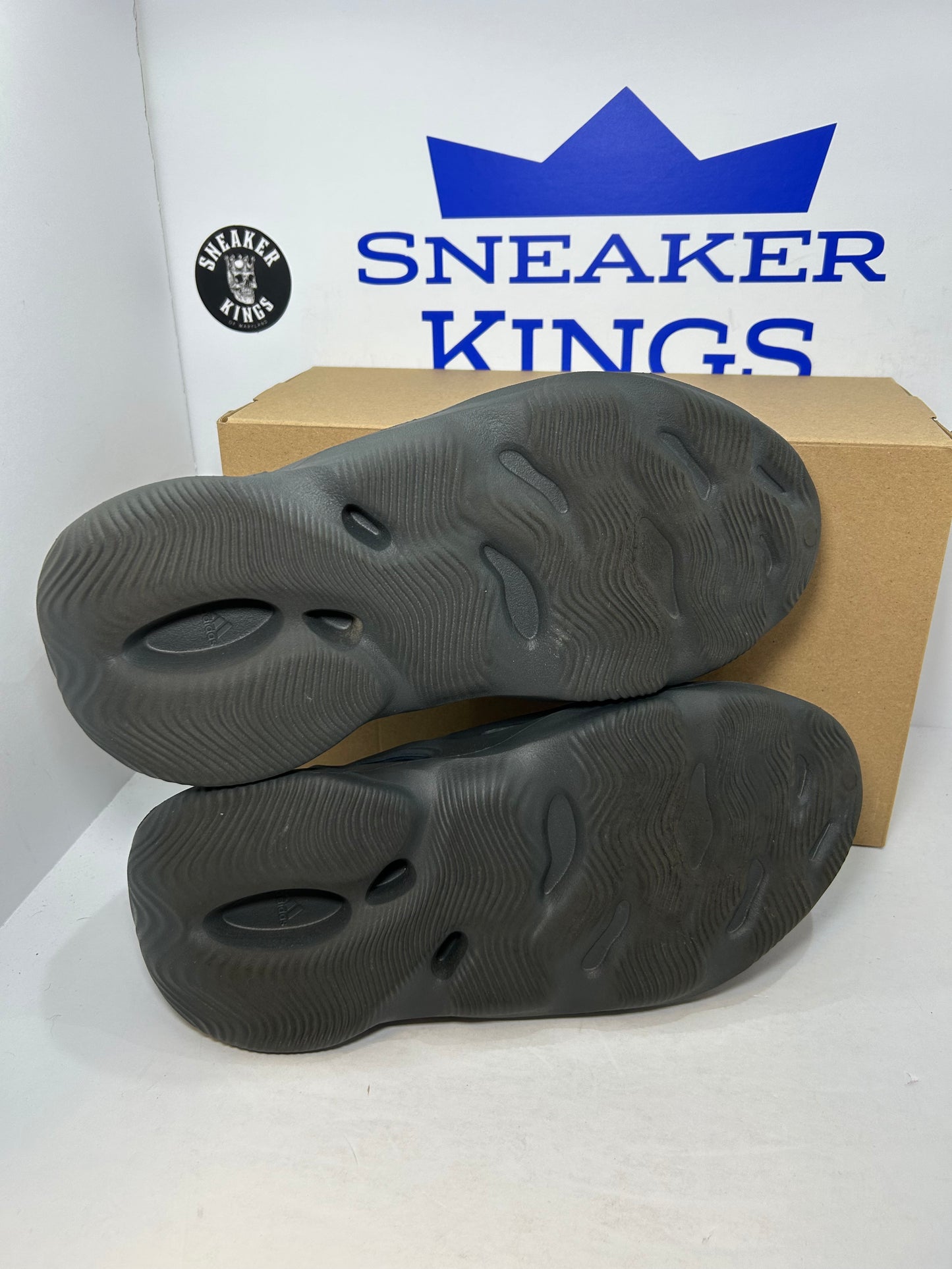 Adidas Yeezy Foam Runner Carbon (Pre-Owned)