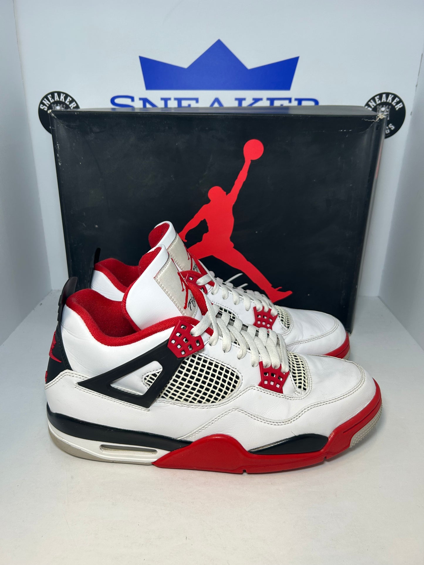 Air Jordan 4 Retro OG Fire Red (Pre-Owned)