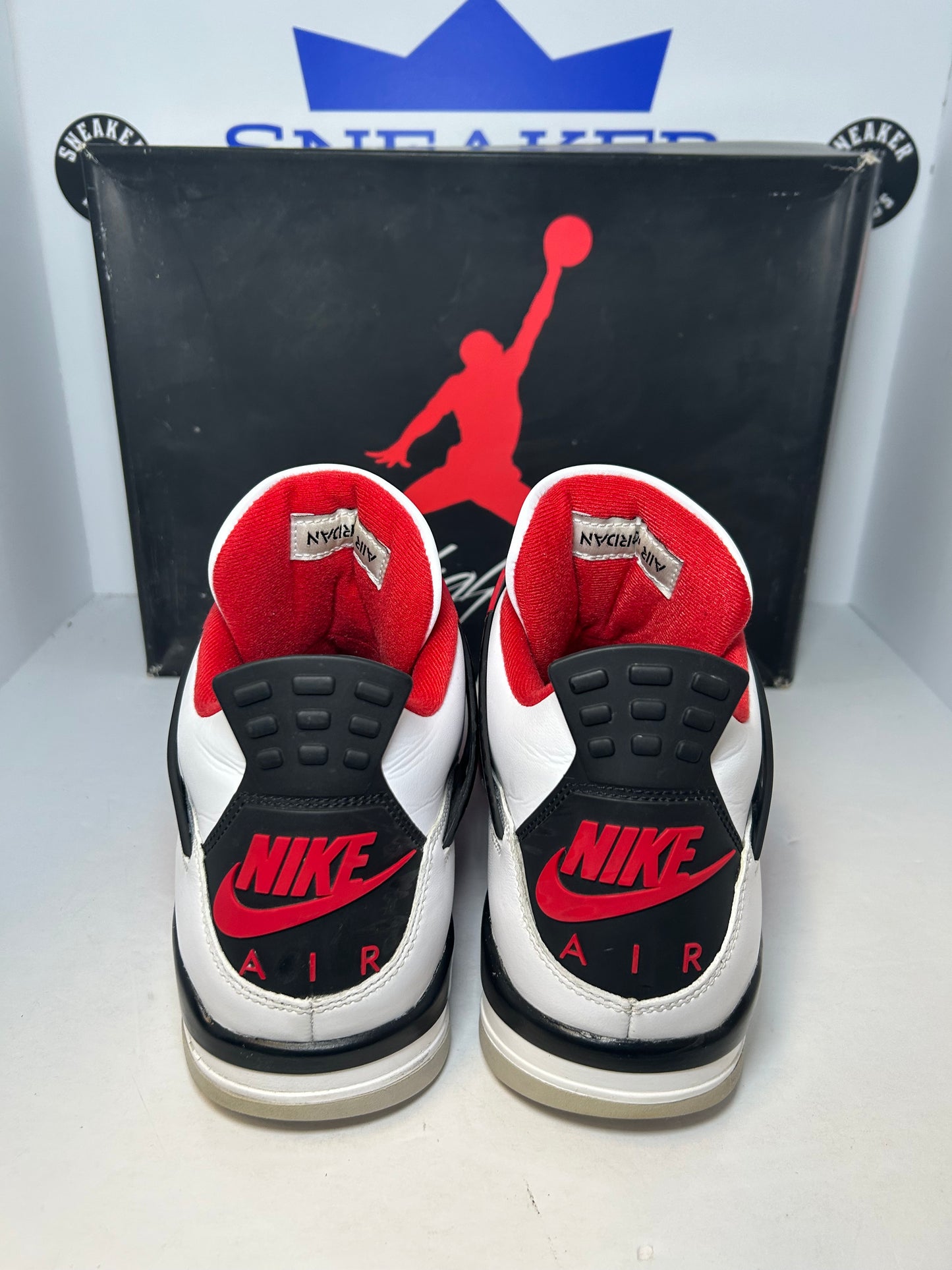 Air Jordan 4 Retro OG Fire Red (Pre-Owned)