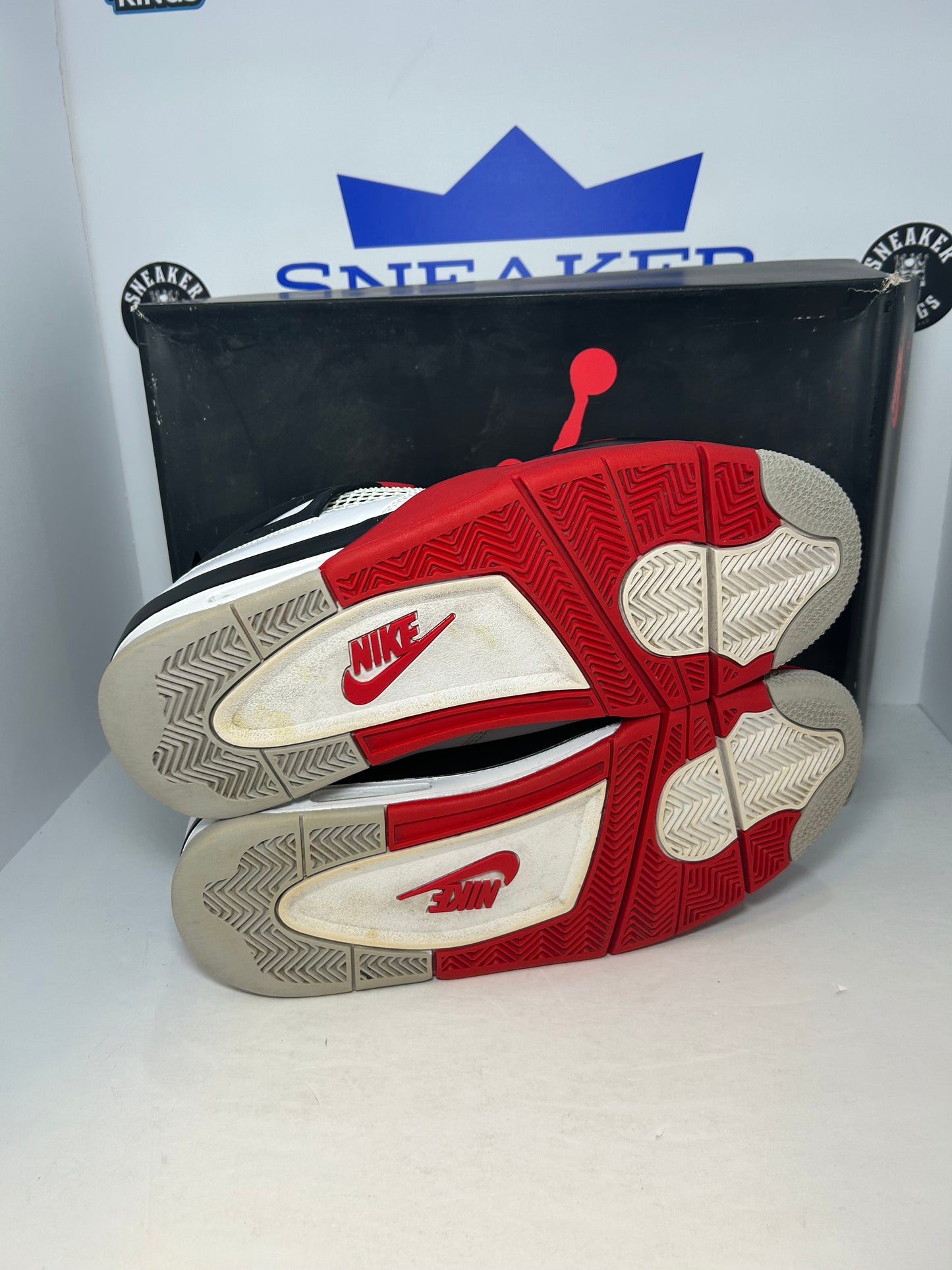 Air Jordan 4 Retro OG Fire Red (Pre-Owned)