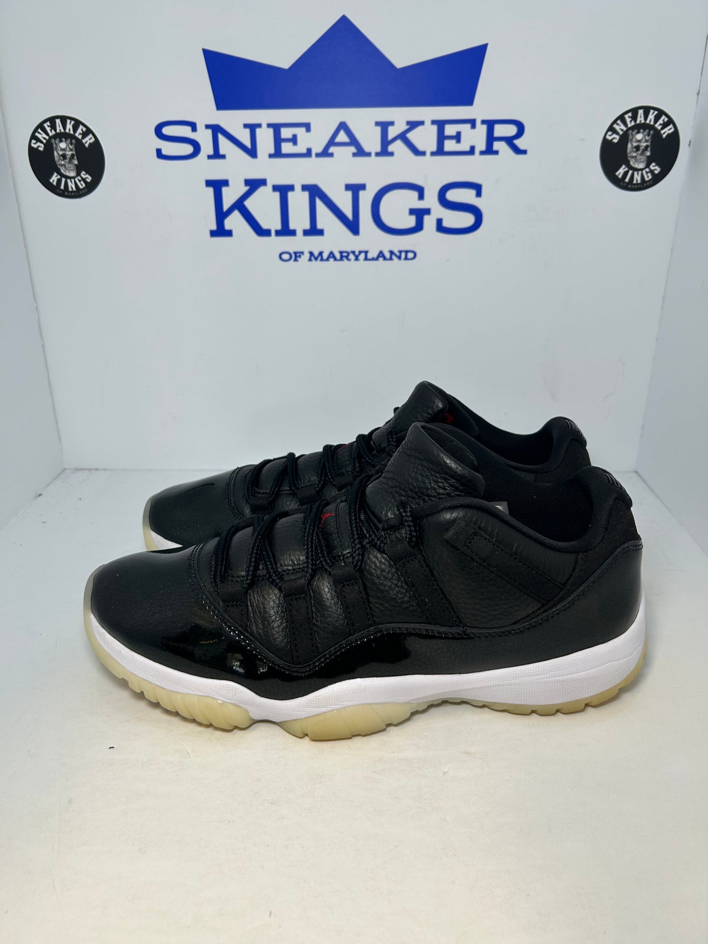 Air Jordan 11 Retro Low 72-10 (Pre-Owned)