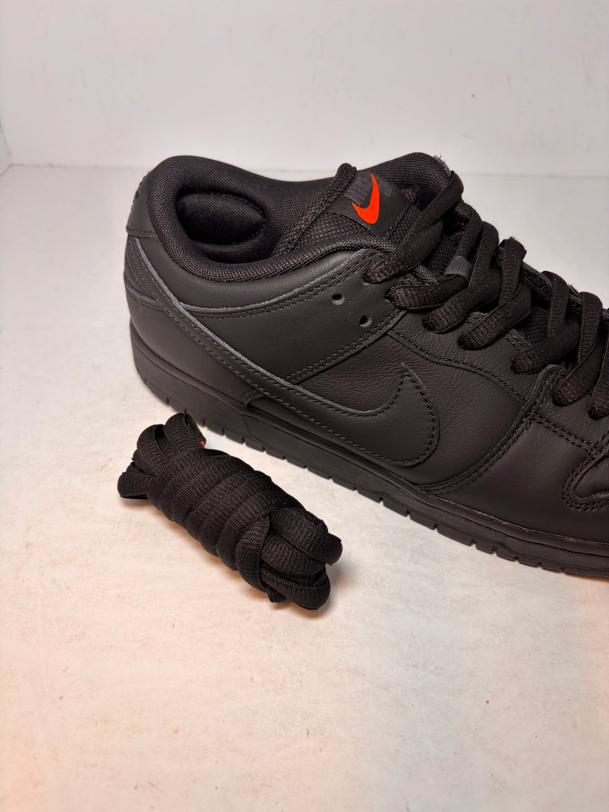Nike SB Dunk Low Pro Triple Black (Pre-Owned)