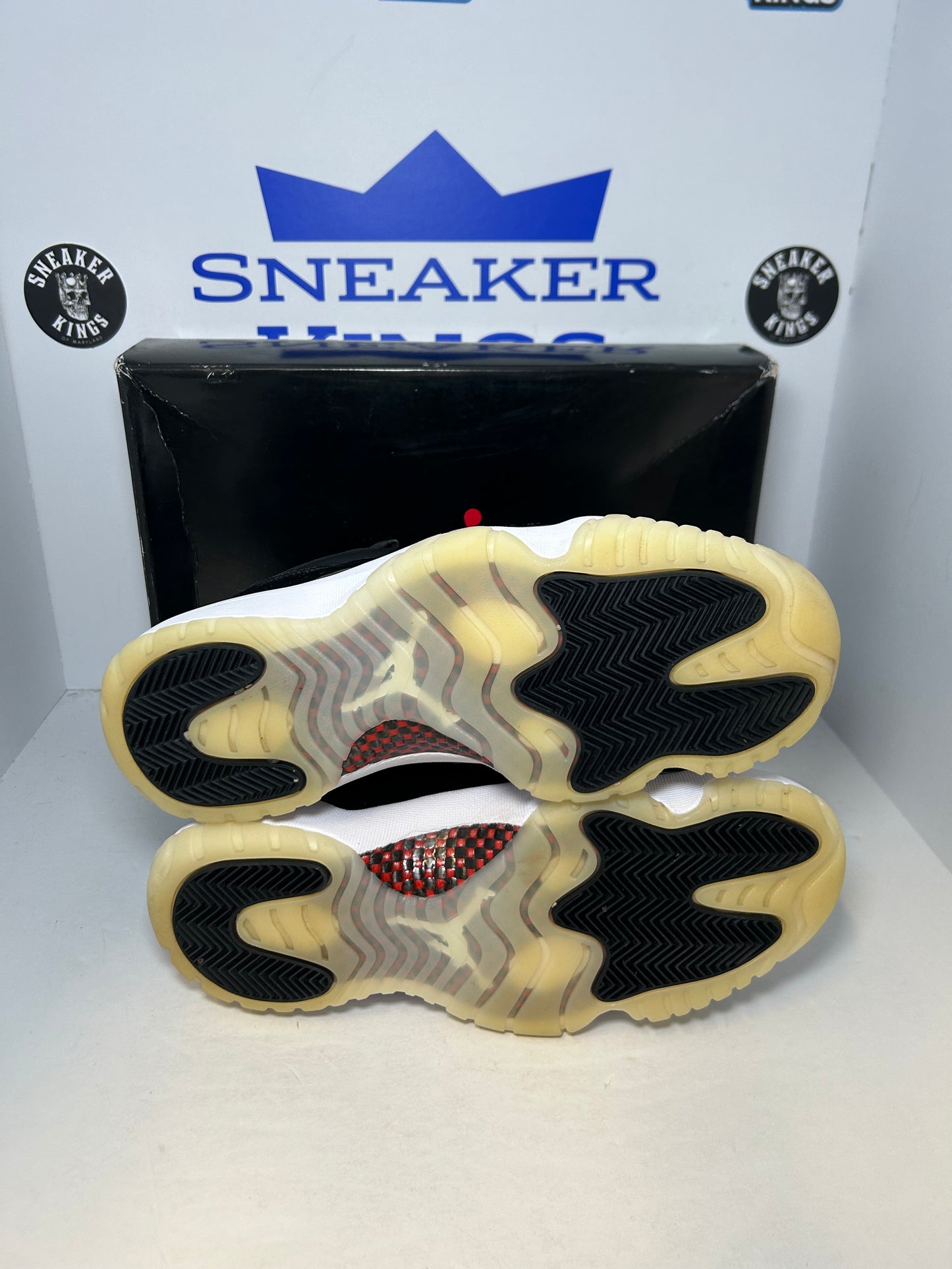 Air Jordan 11 Retro Low 72-10 (Pre-Owned)
