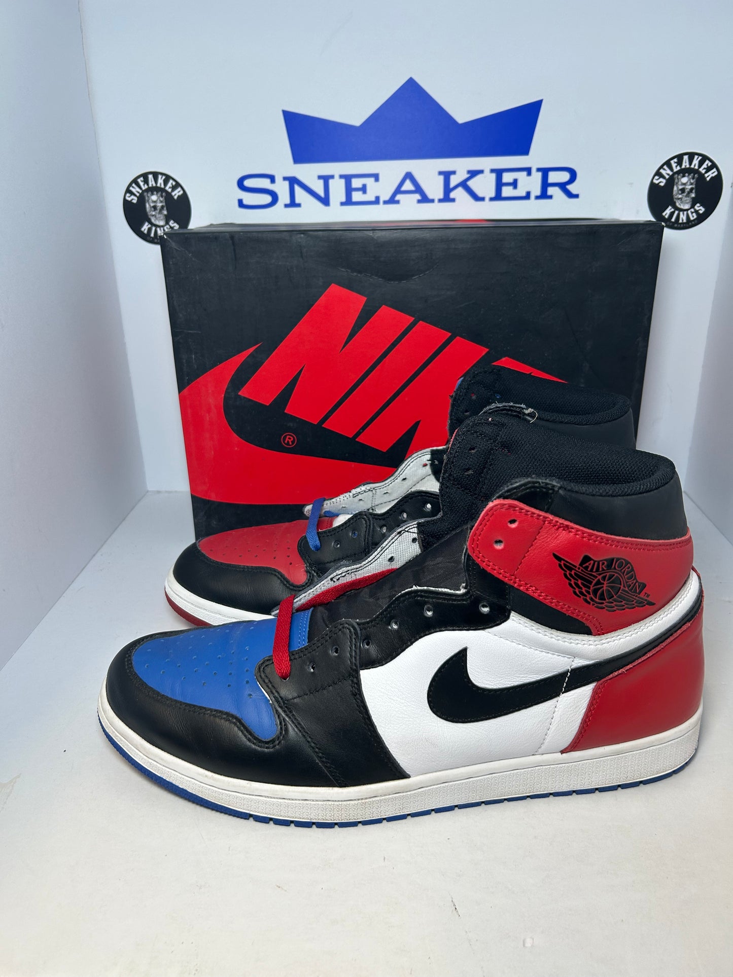 Air Jordan 1 Retro High OG Top 3 (Pre-Owned)