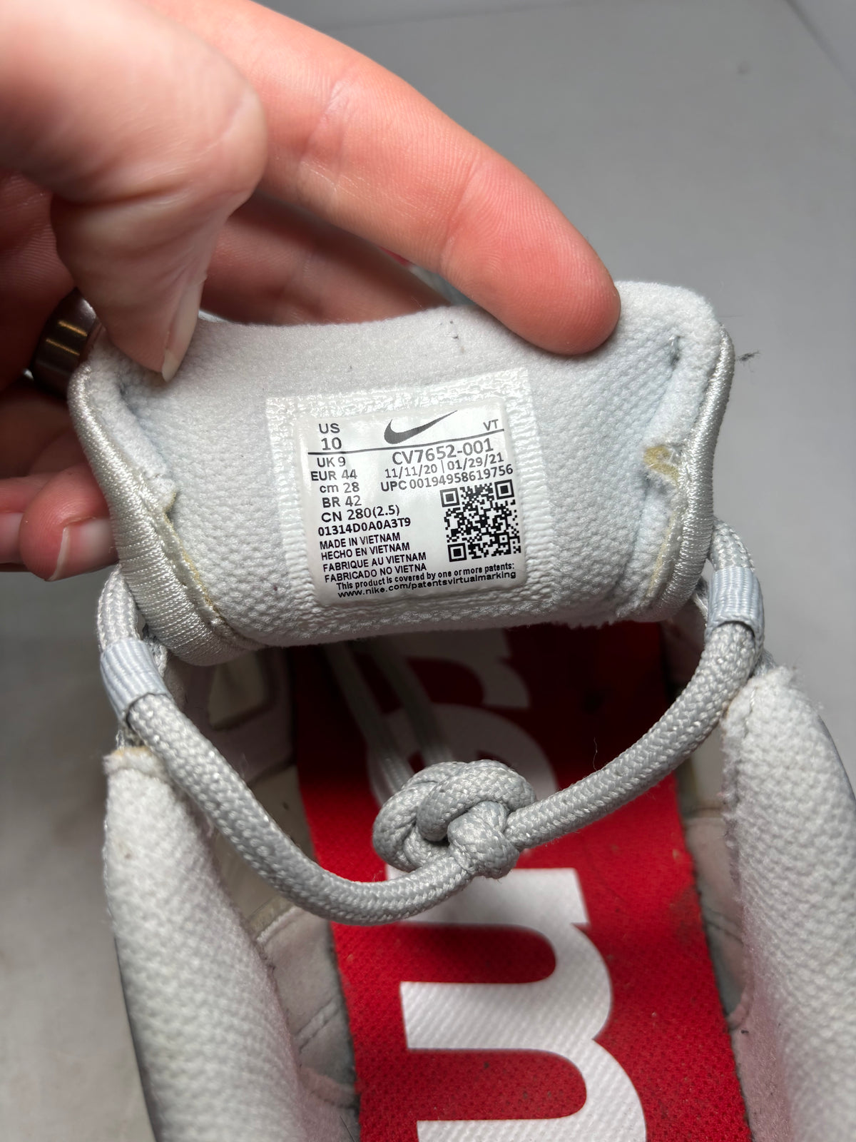 Nike Air Max 96 x Supreme Metallic Silver Bullet (Pre-Owned)
