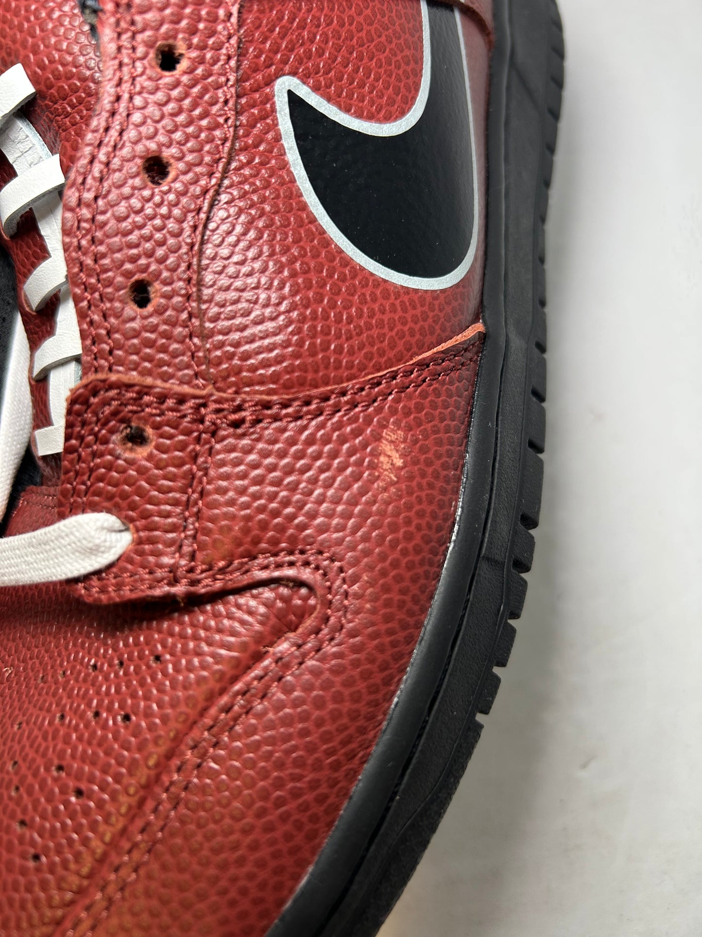 Nike SB Dunk Low Limosine Skateboards Football
