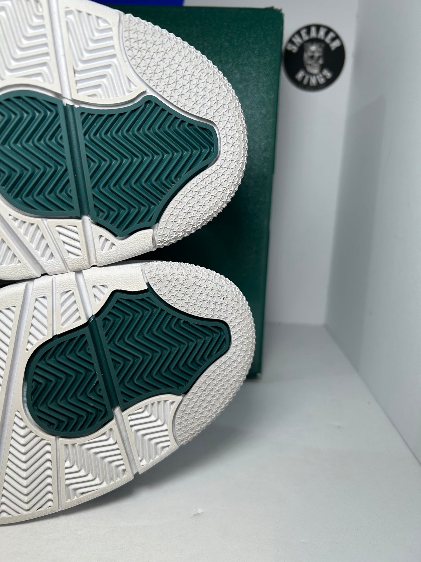 Air Jordan 4 Retro Oxidized Green (Pre-Owned)