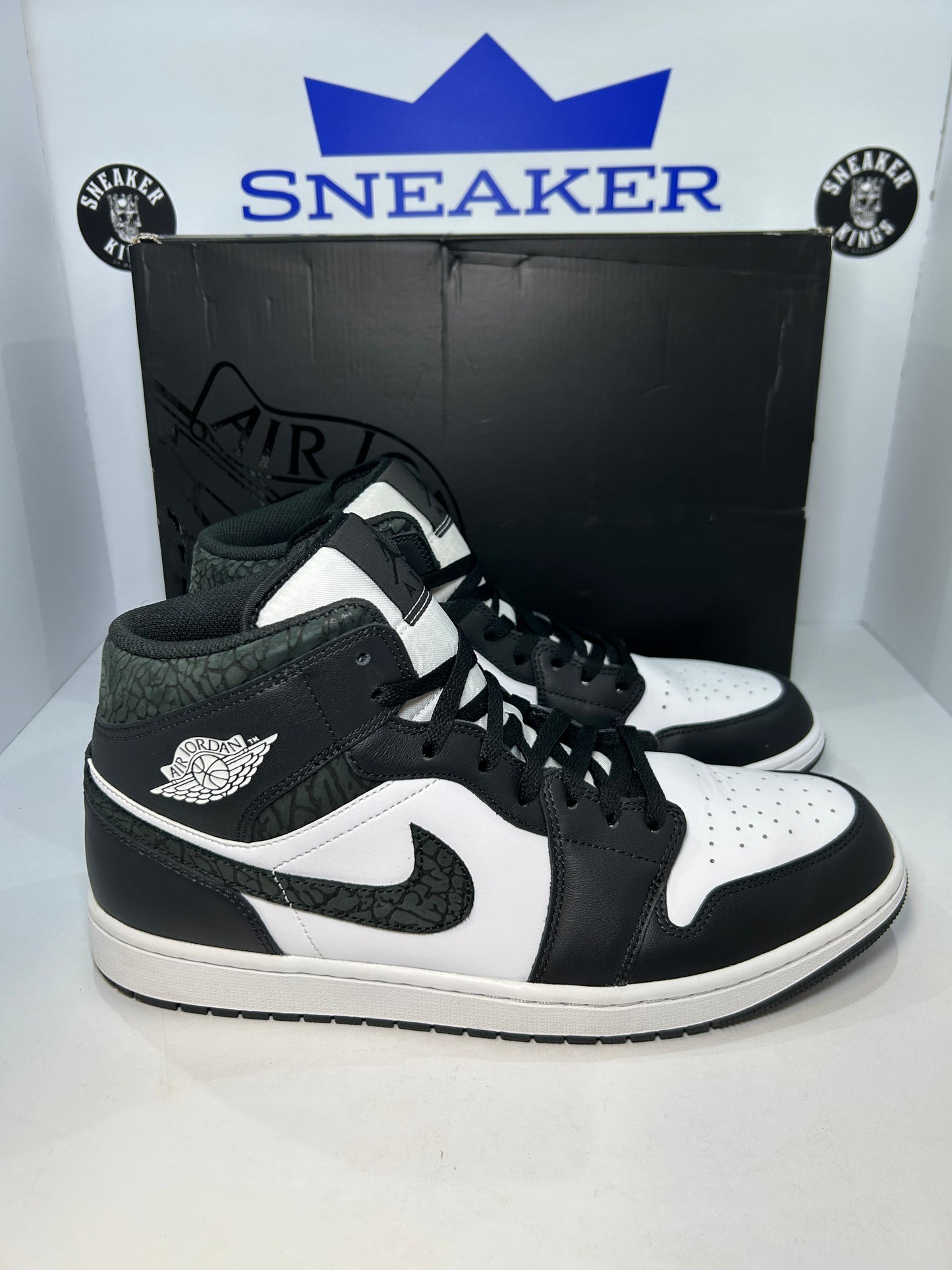 Air Jordan 1 Mid SE Panda Elephant (Pre-Owned)