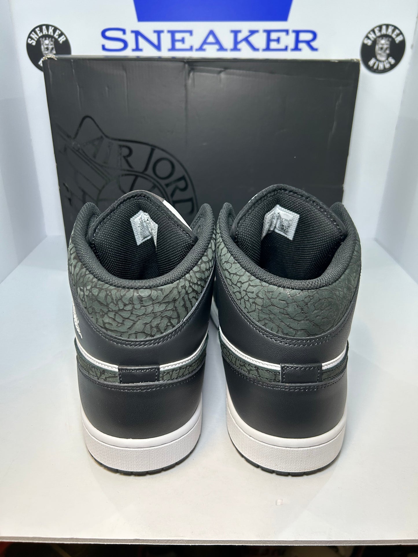 Air Jordan 1 Mid SE Panda Elephant (Pre-Owned)