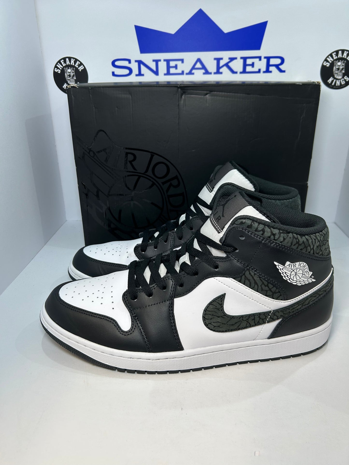 Air Jordan 1 Mid SE Panda Elephant (Pre-Owned)