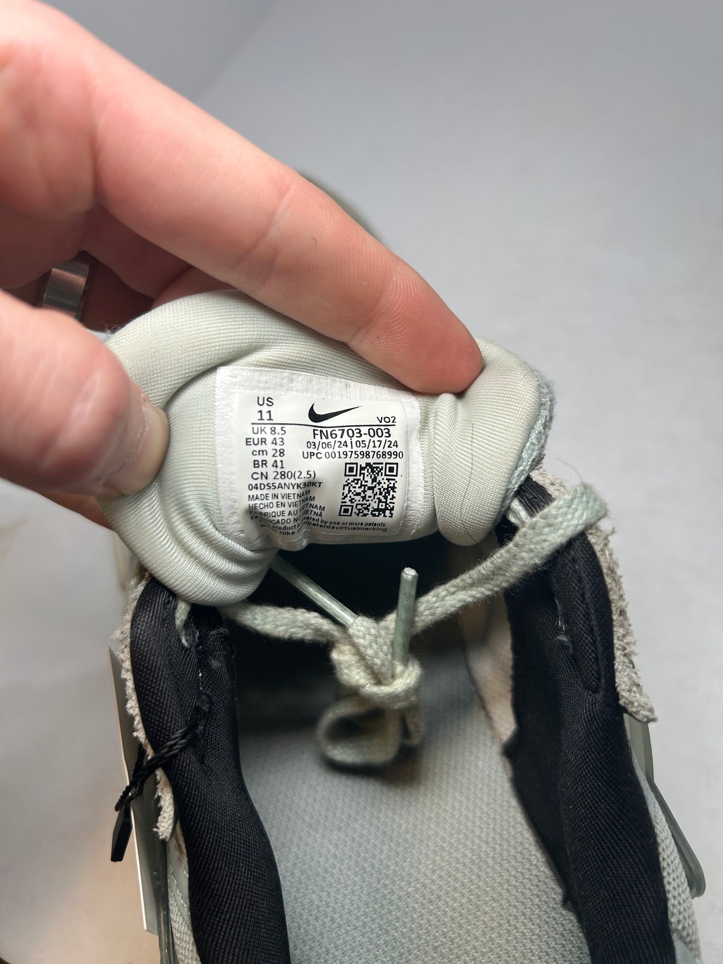 Nike V2K Run Light Pumice (W) (Pre-Owned)