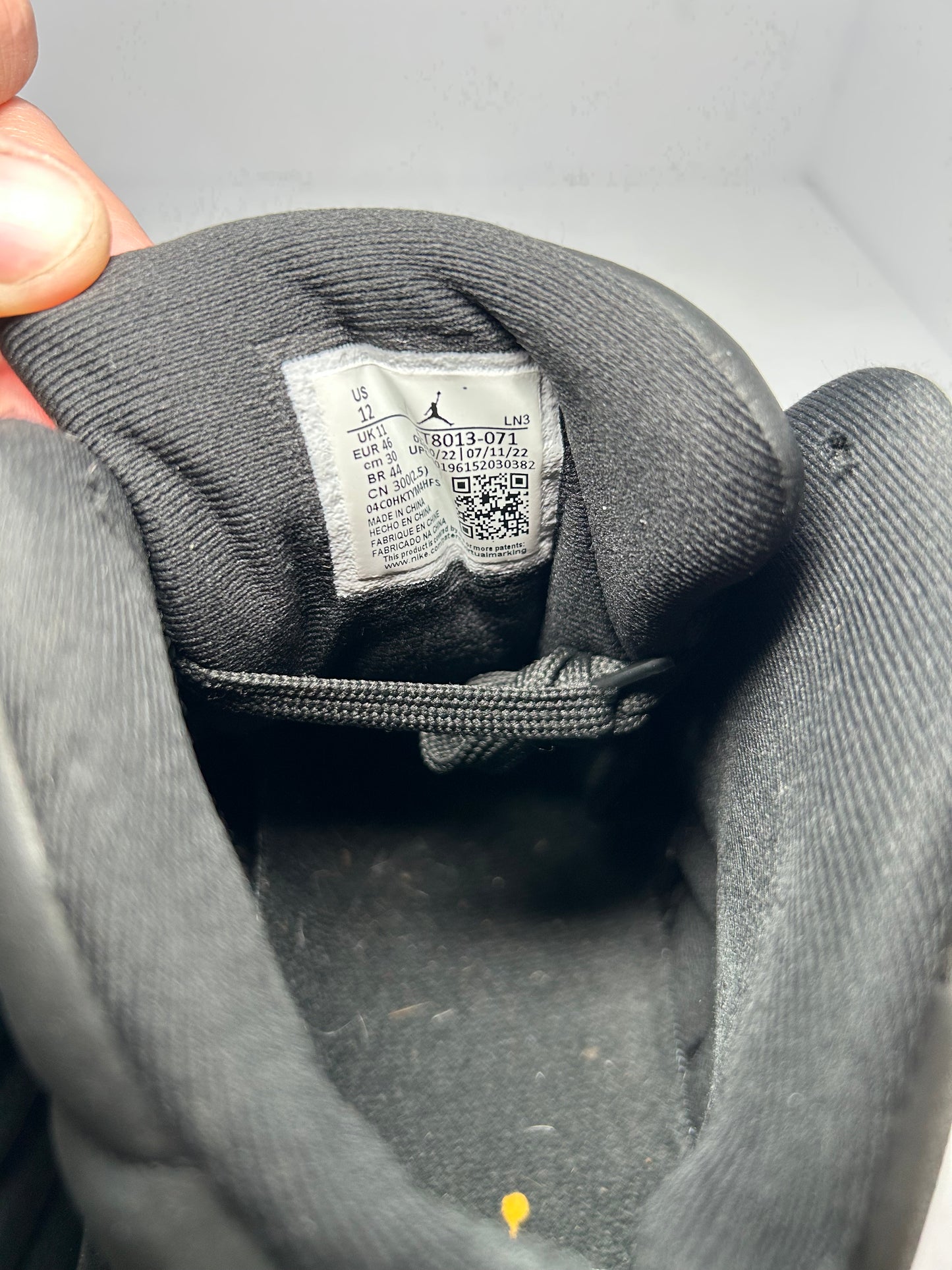 Air Jordan 12 Retro Black Taxi (Pre-Owned)