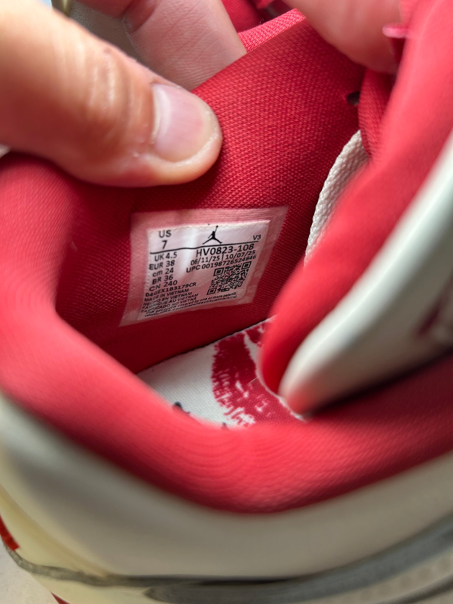 Air Jordan 4 Retro Valentine's Day W (Pre-Owned)