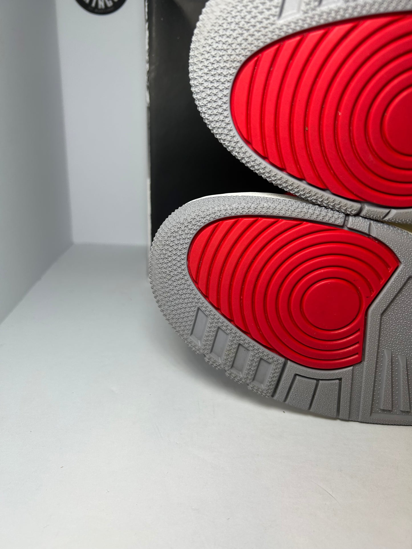Air Jordan 3 Retro White Cement Reimagined (Pre-Owned)