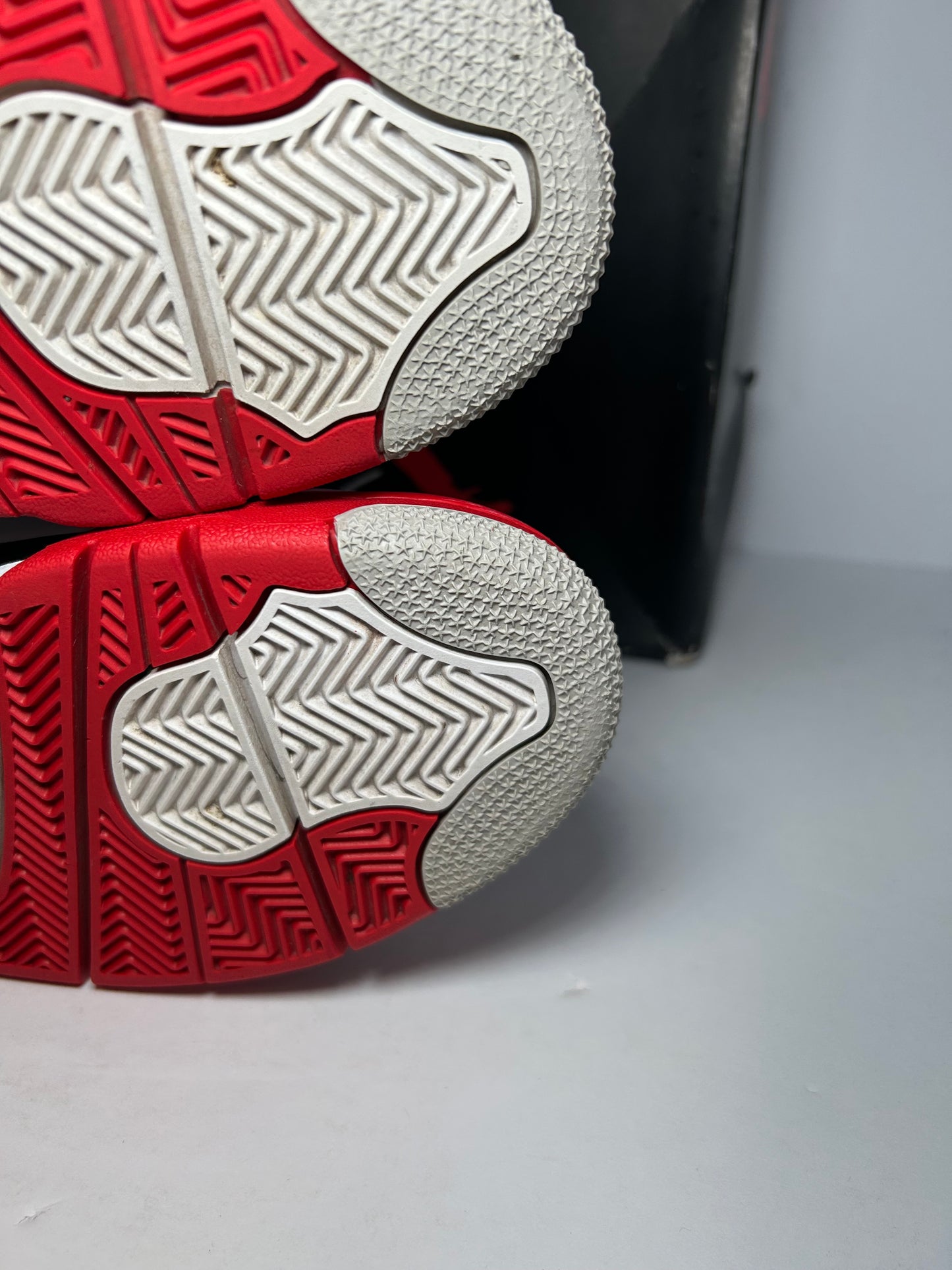Air Jordan 4 Retro GS Fire Red (Pre-Owned)
