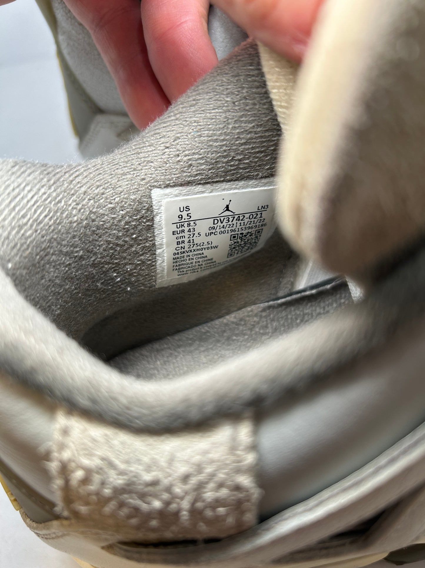 Air Jordan 4 Retro SE Craft Photon Dust (Pre-Owned)