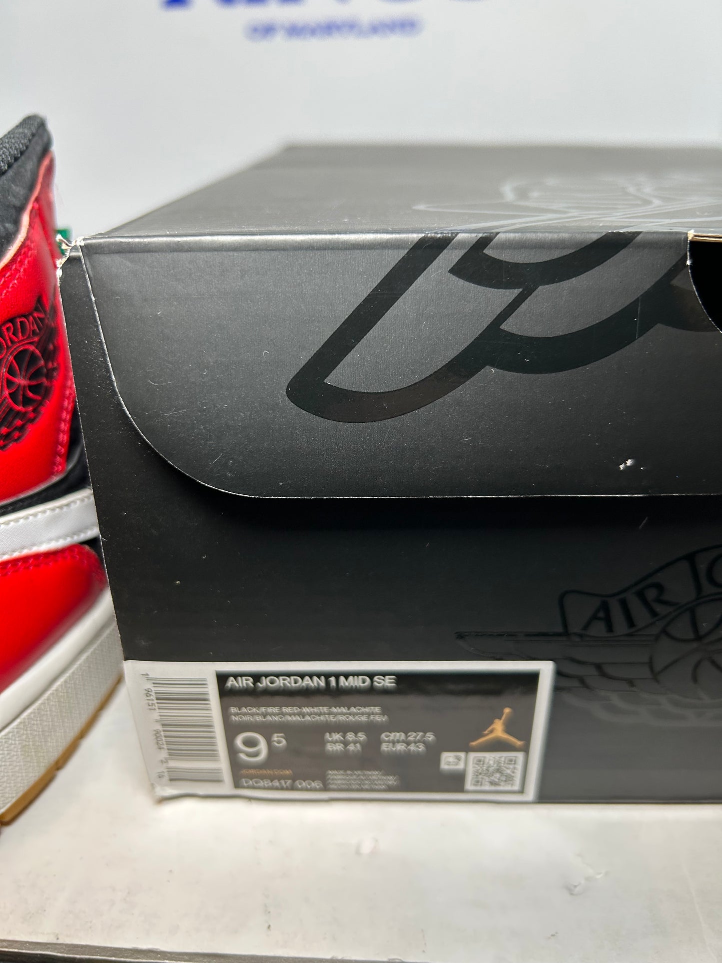 Air Jordan 1 SE Mid Christmas (Pre-Owned)