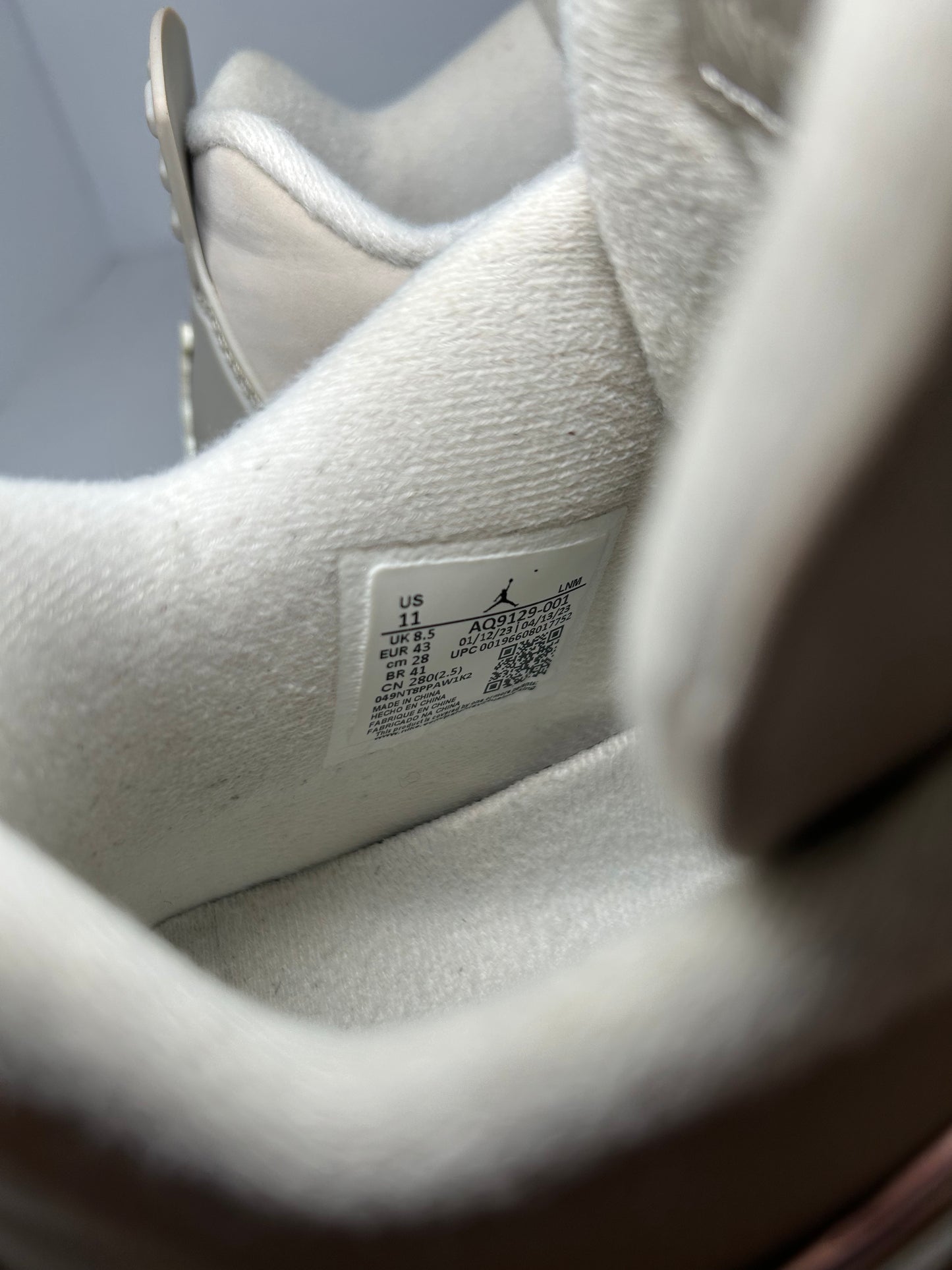 Air Jordan 4 Retro Frozen Moments (Pre-Owned)