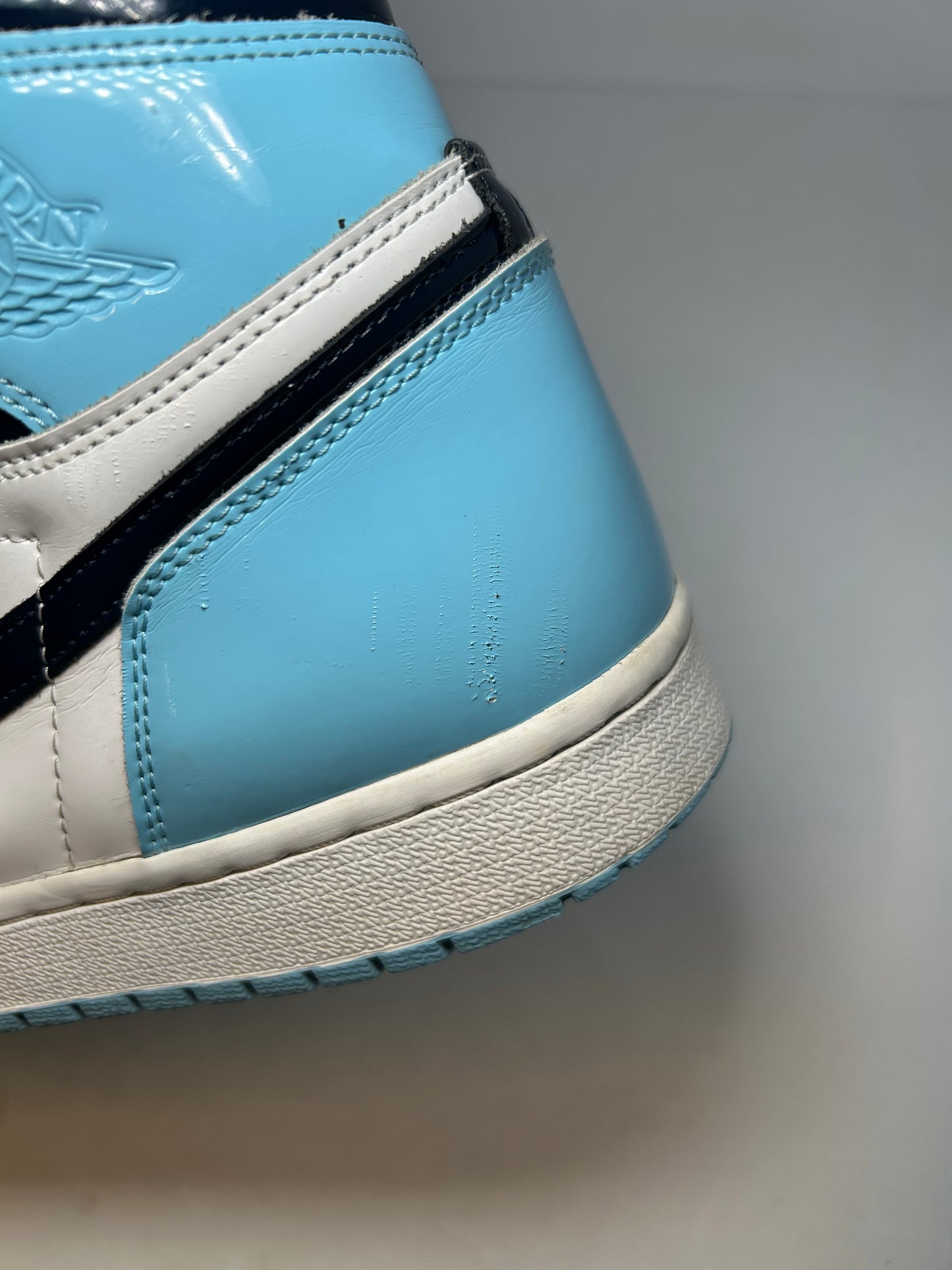 Air Jordan 1 Retro High OG Blue Chill UNC Patent (Pre-Owned)