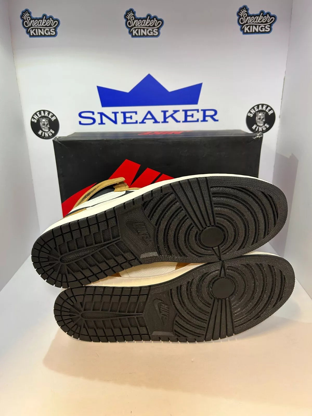 Air Jordan 1 Retro High OG Rookie of the Year (Pre-Owned)