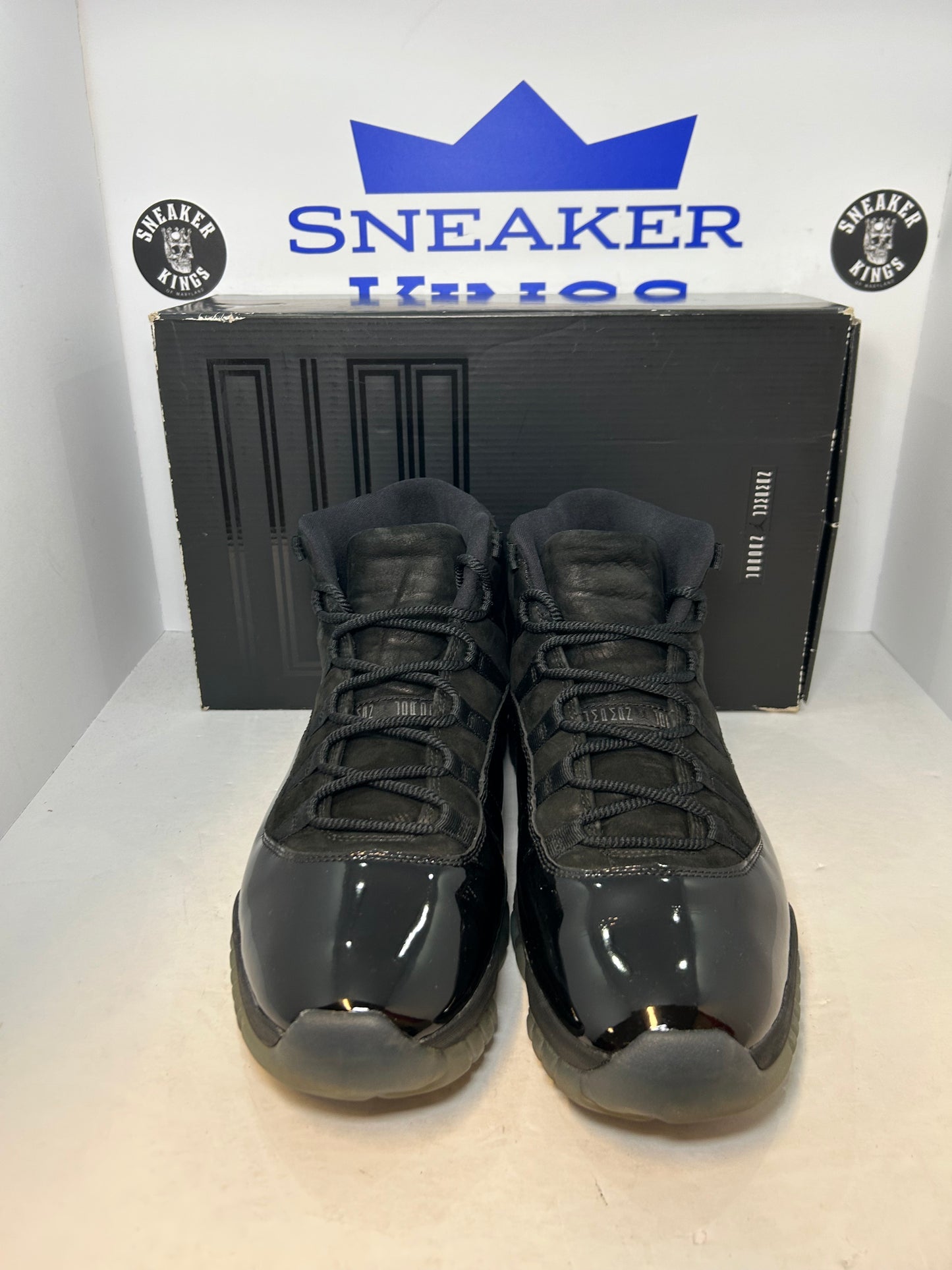 Air Jordan 11 Retro Cap and Gown (Pre-Owned)