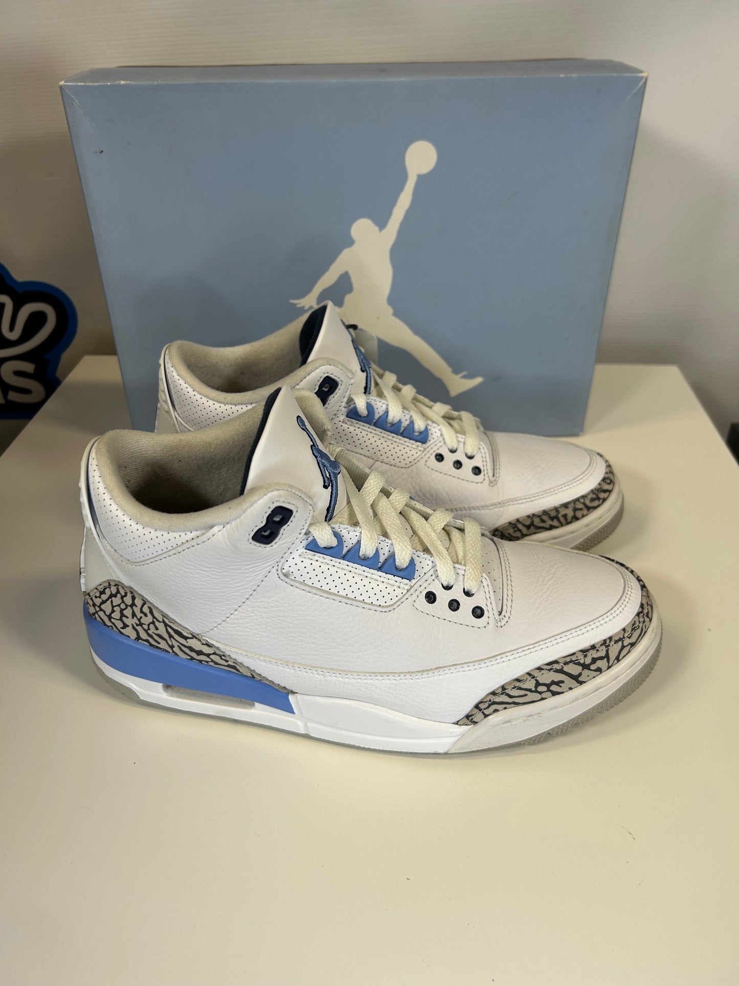 Air Jordan 3 Retro UNC (Pre-Owned)