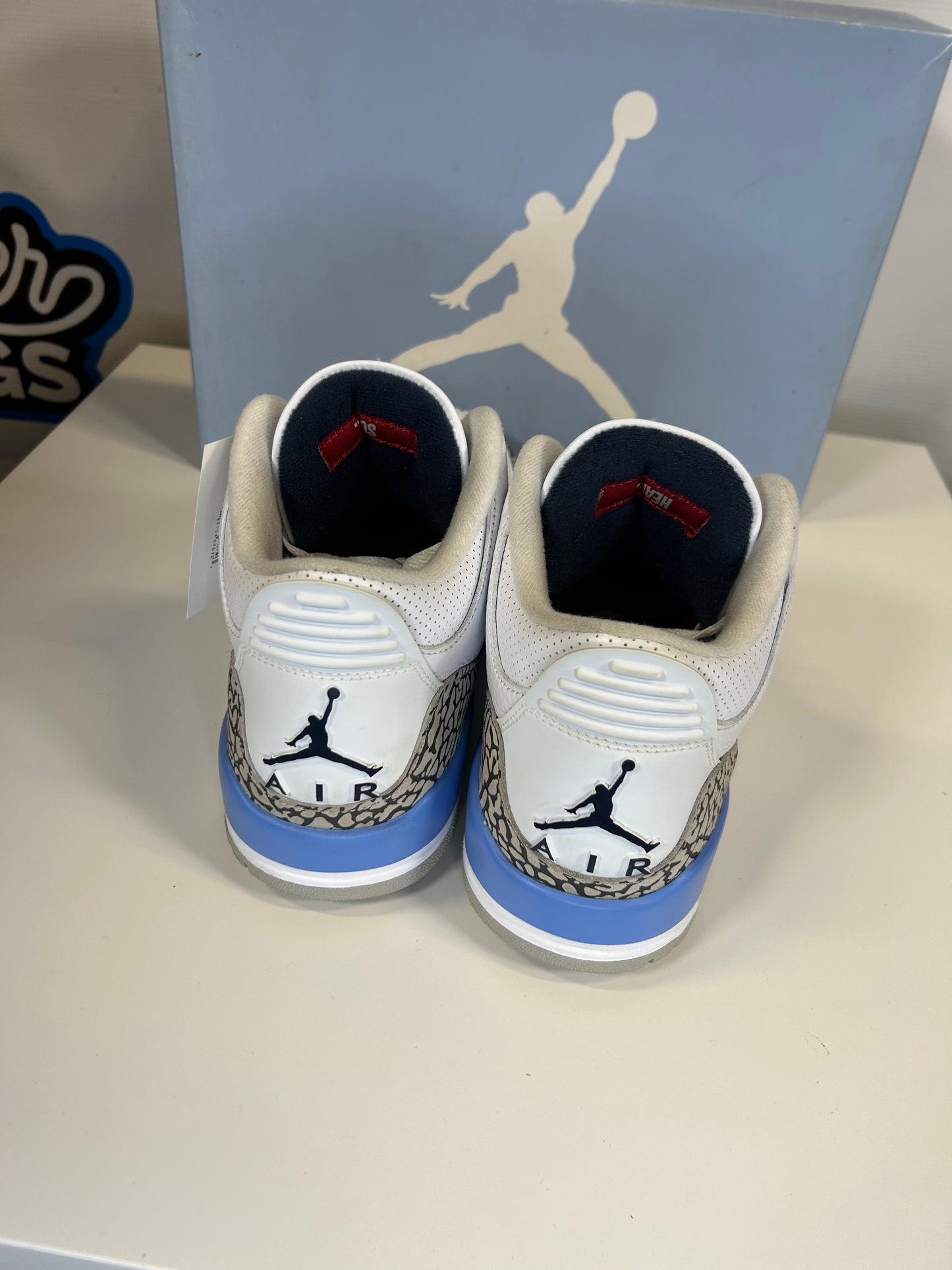 Air Jordan 3 Retro UNC (Pre-Owned)