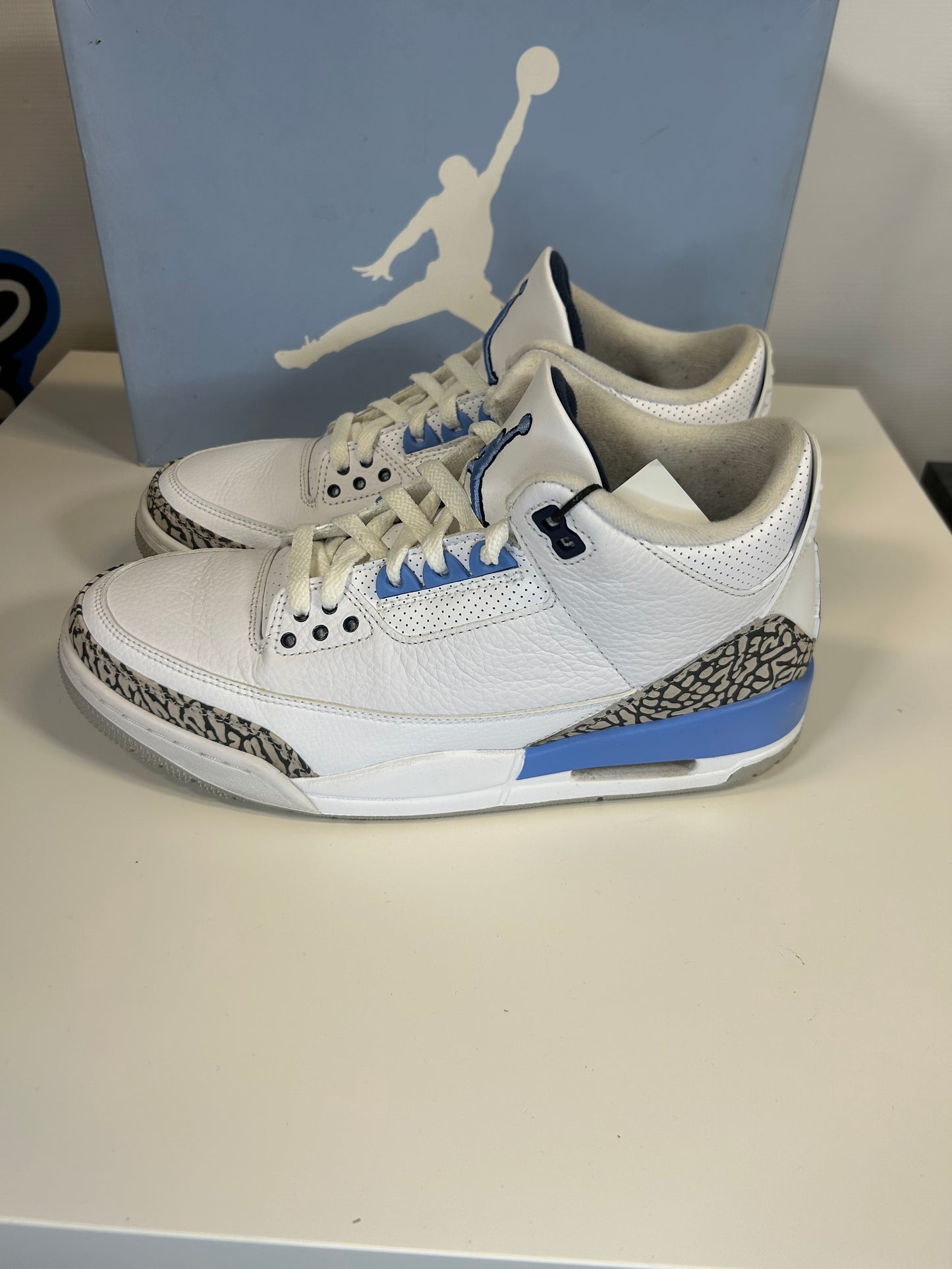 Air Jordan 3 Retro UNC (Pre-Owned)