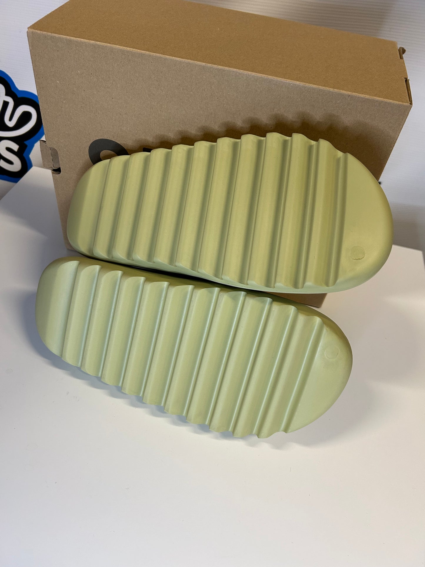 Adidas Yeezy Slide Resin (Pre-Owned)