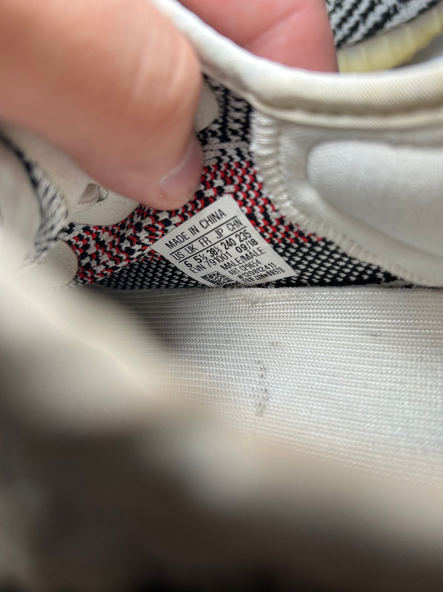 Adidas Yeezy Boost 350 V2 Zebra (Pre-Owned)