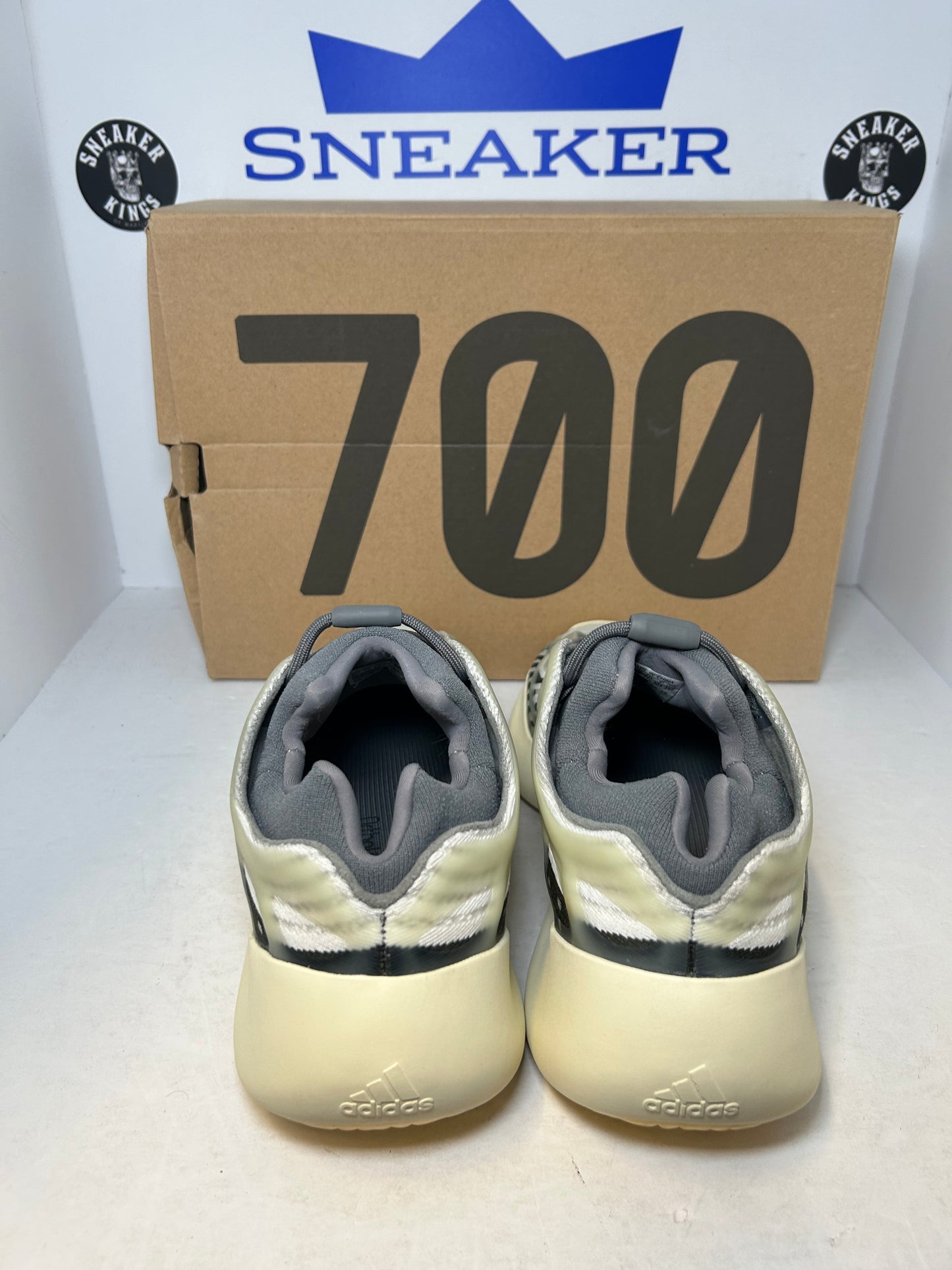 Adidas Yeezy 700 V3 Fade Salt Grey (Pre-Owned)