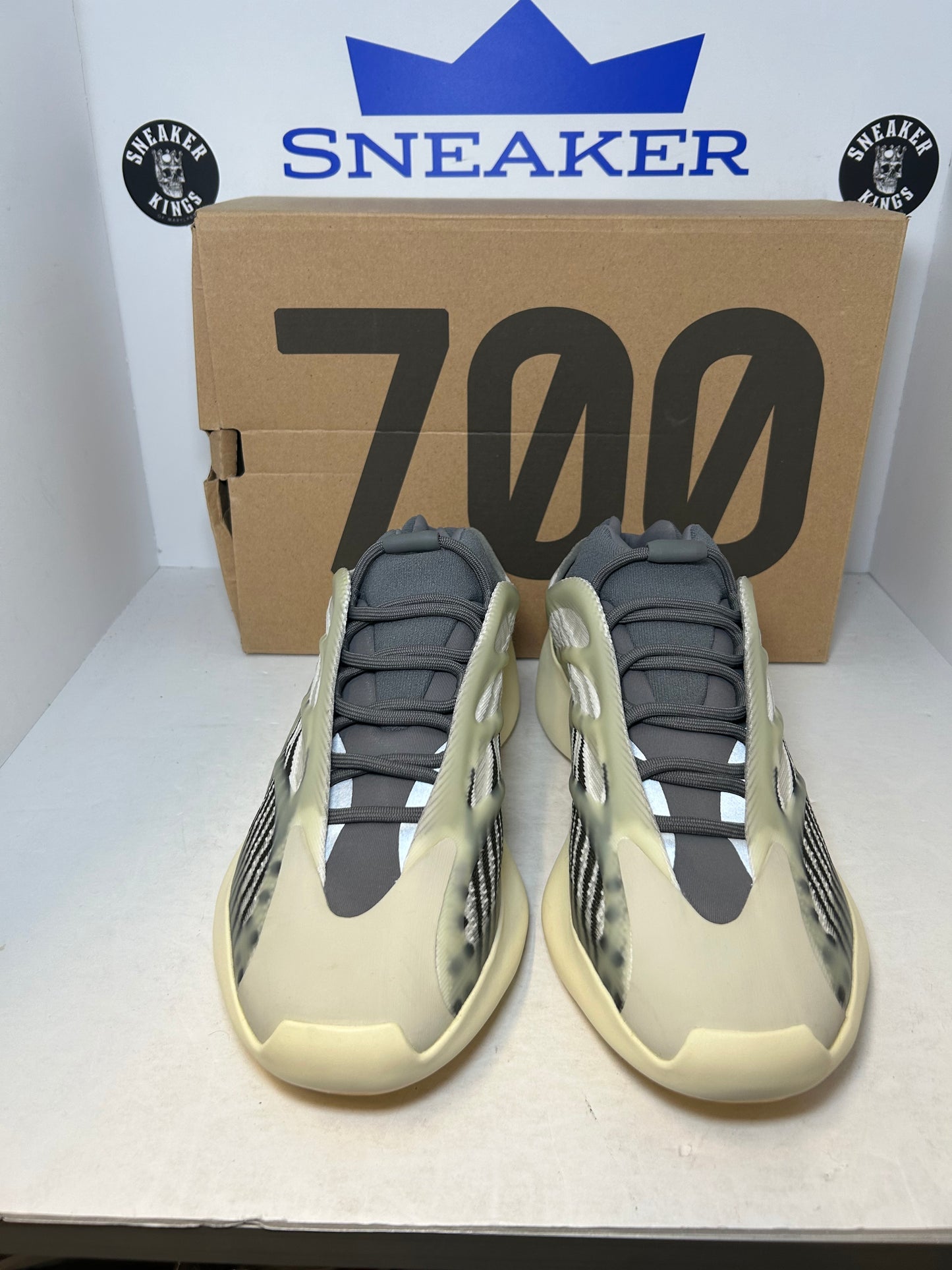 Adidas Yeezy 700 V3 Fade Salt Grey (Pre-Owned)