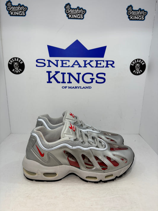 Nike Air Max 96 x Supreme Metallic Silver Bullet (Pre-Owned)