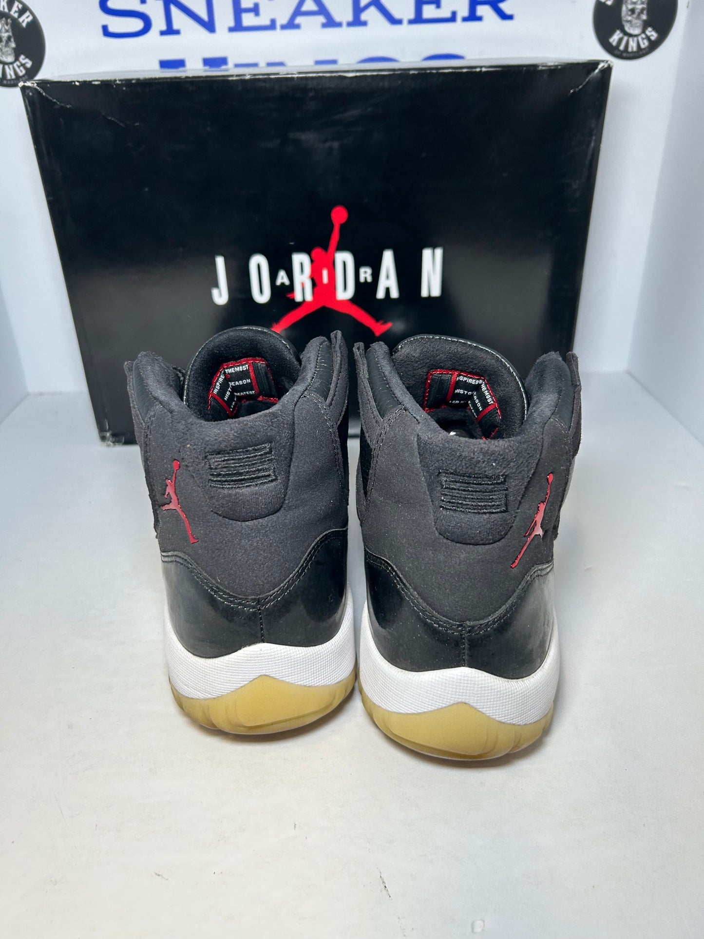 Air Jordan 11 Retro 72-10 (Pre-Owned)
