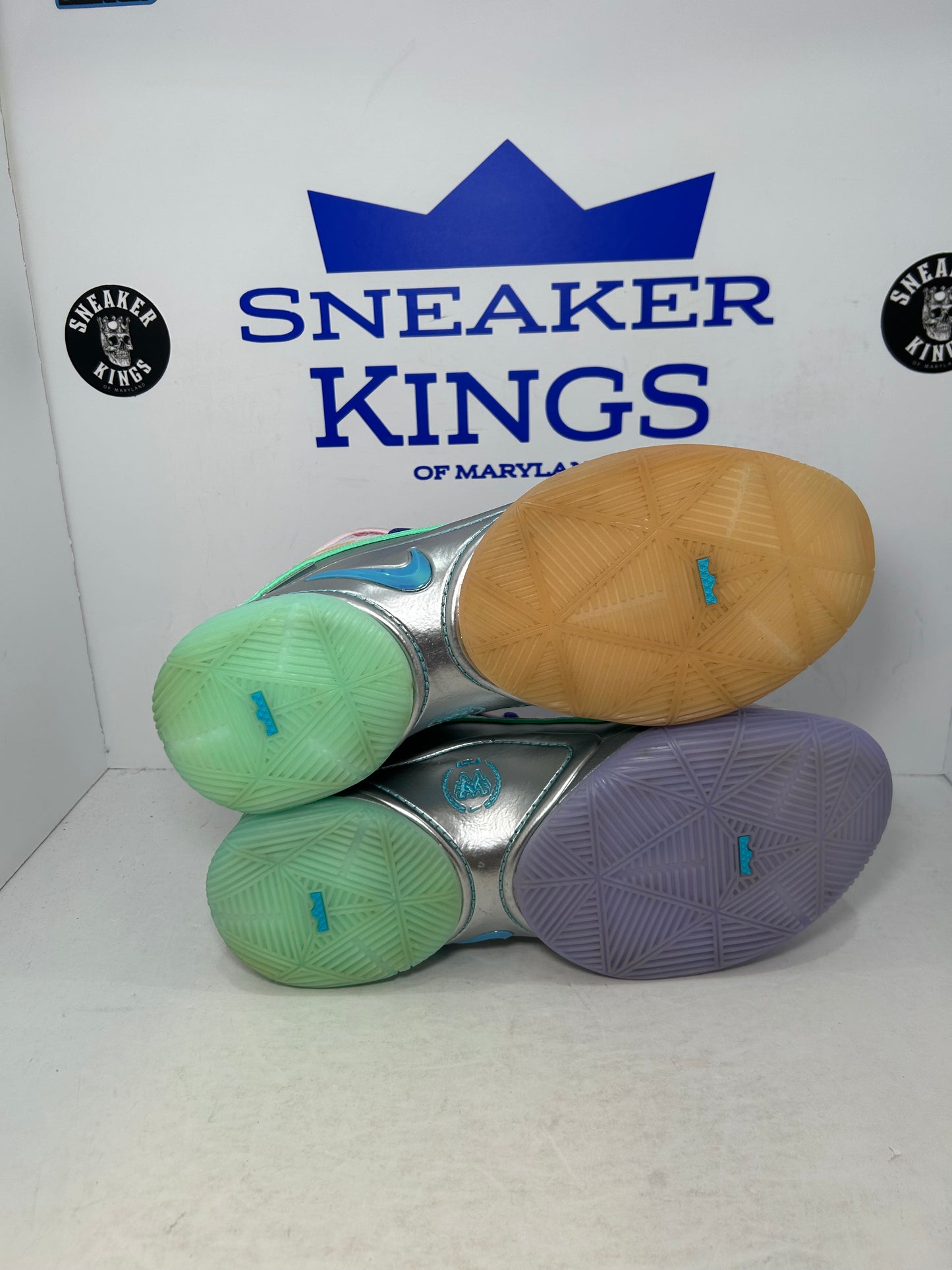 Nike LeBron 22 QS Monopoly Currency (Pre-Owned)