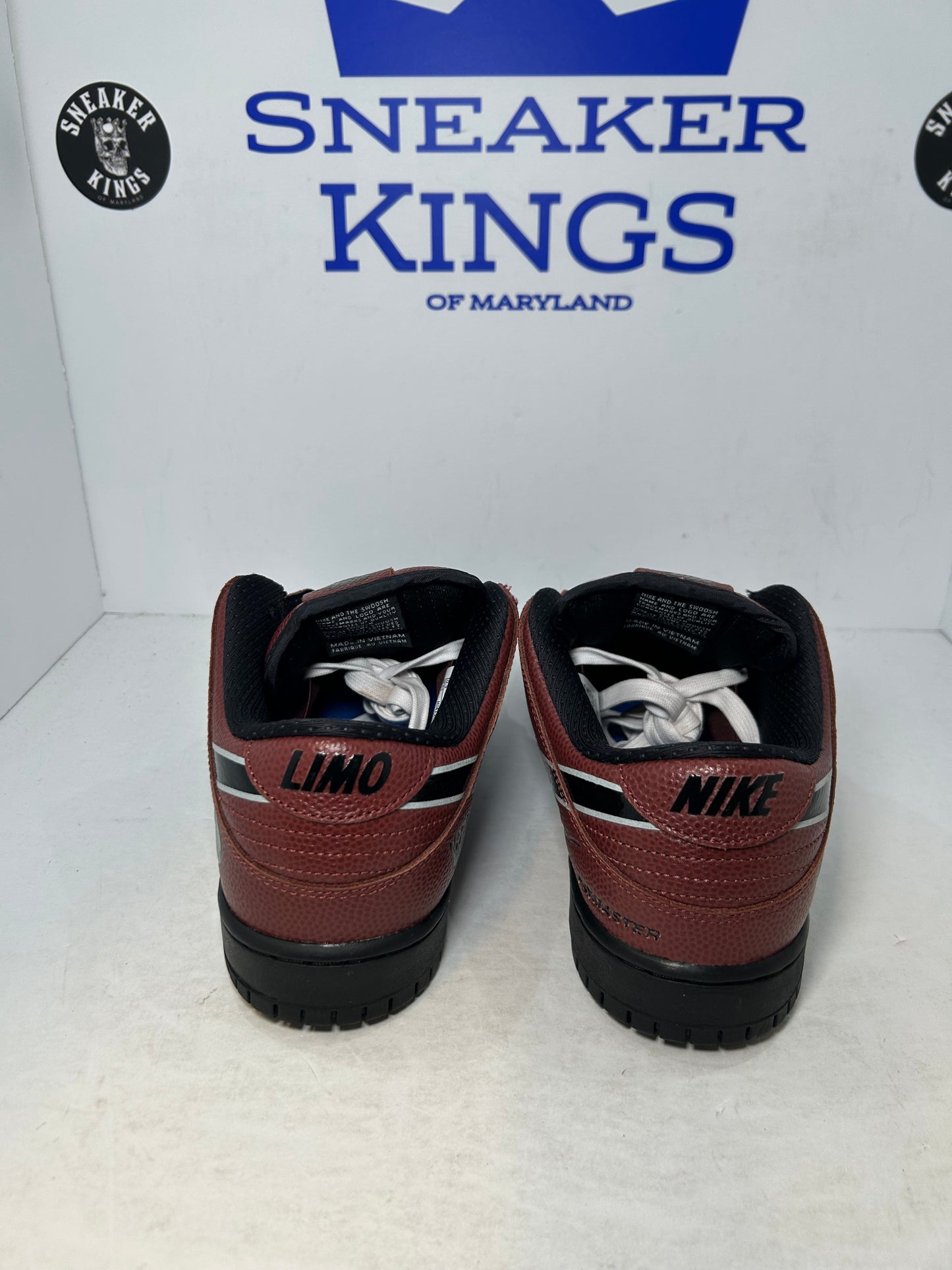 Nike SB Dunk Low Limosine Skateboards Football
