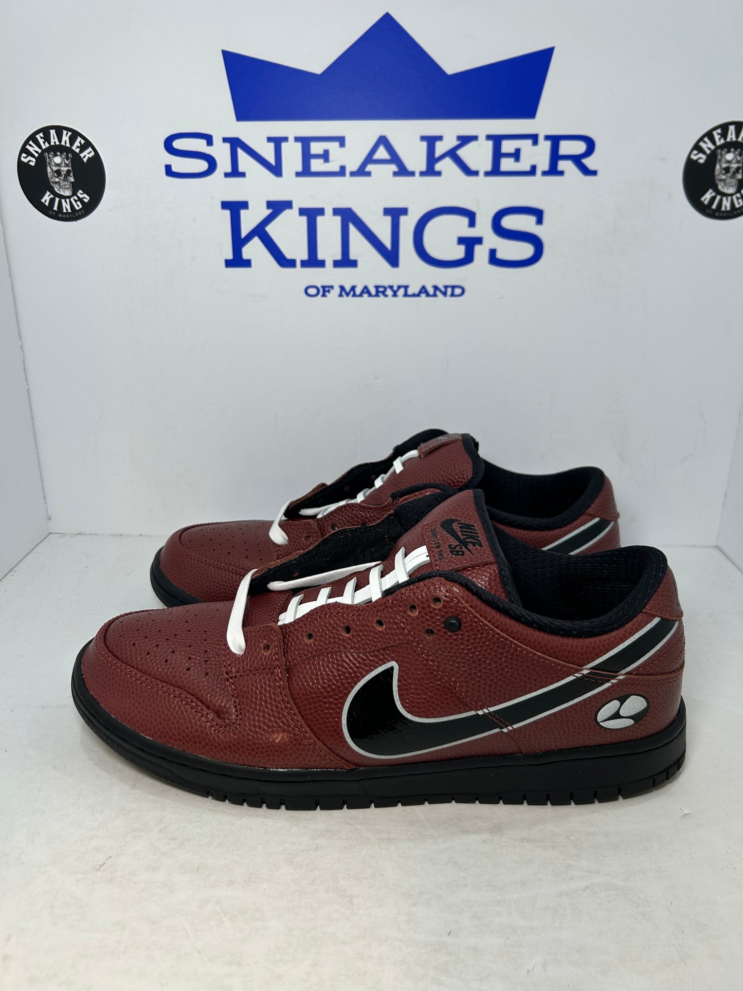 Nike SB Dunk Low Limosine Skateboards Football