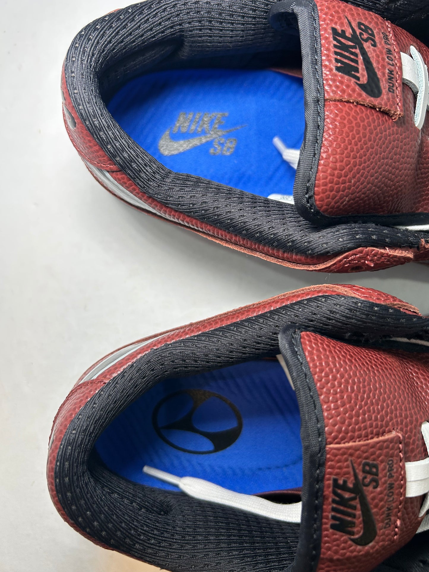 Nike SB Dunk Low Limosine Skateboards Football