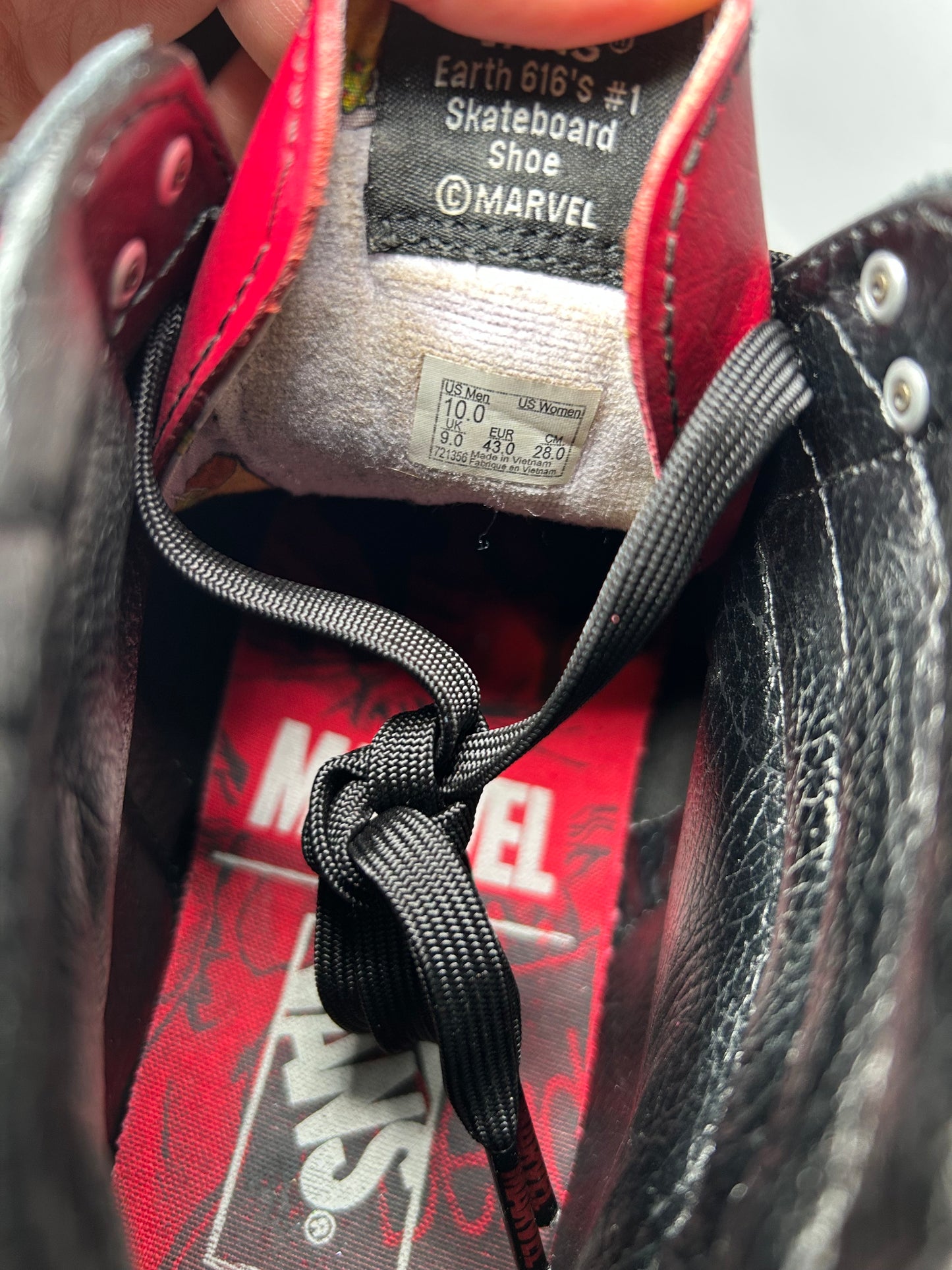 VANS SK8- High Marvel Deadpool Black Red (Pre-Owned)