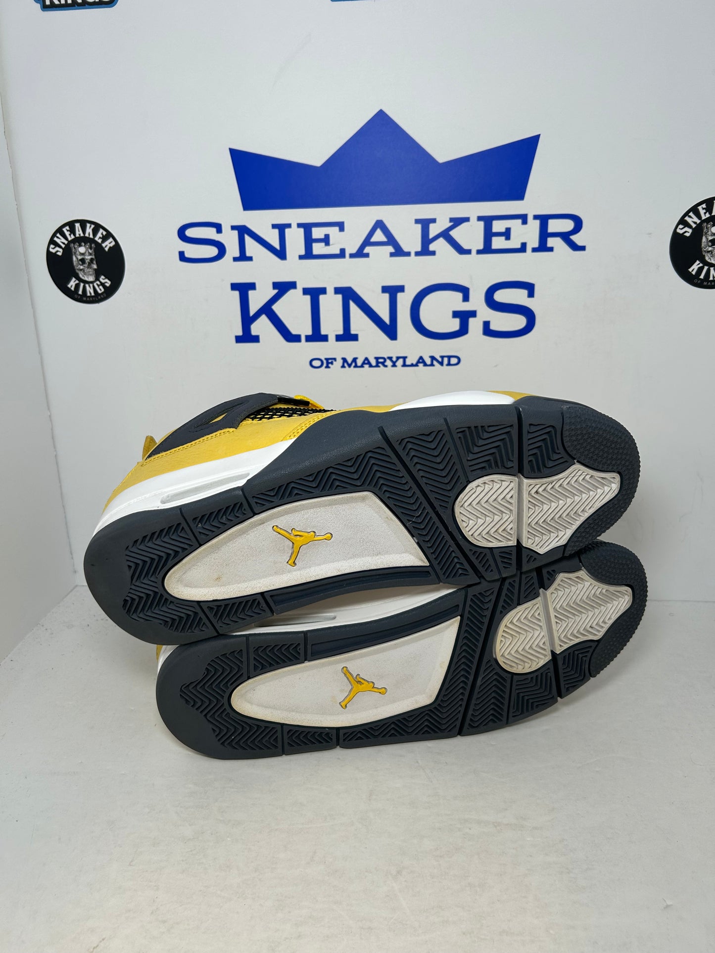 Air Jordan 4 Retro Lightning (Pre-Owned)