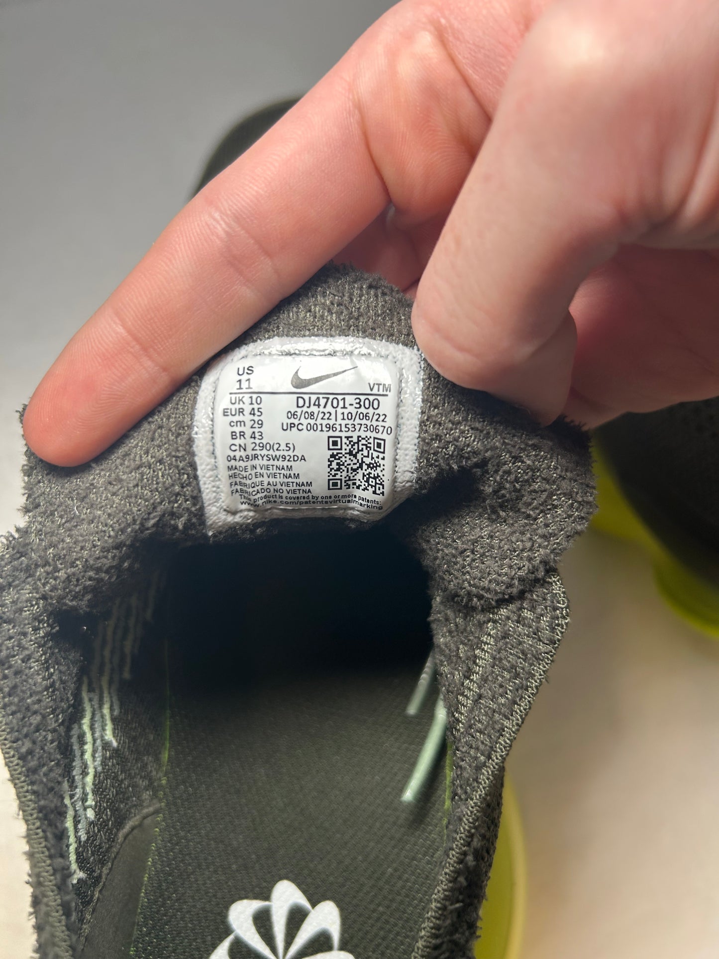 Nike Air Max Scorpion Flyknit Cargo Khaki Volt (Pre-Owned)