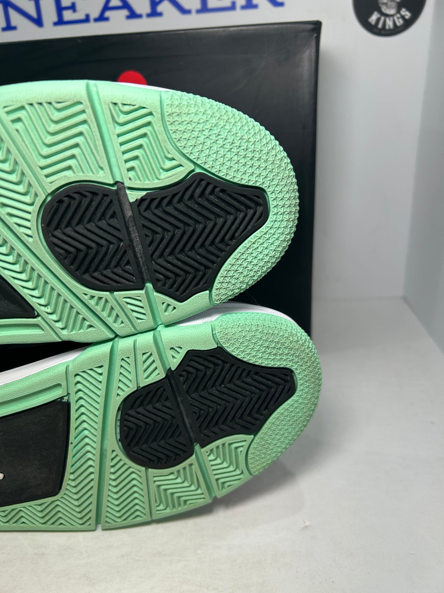 Air Jordan 4 Retro Green Glow 2013 (Pre-Owned)