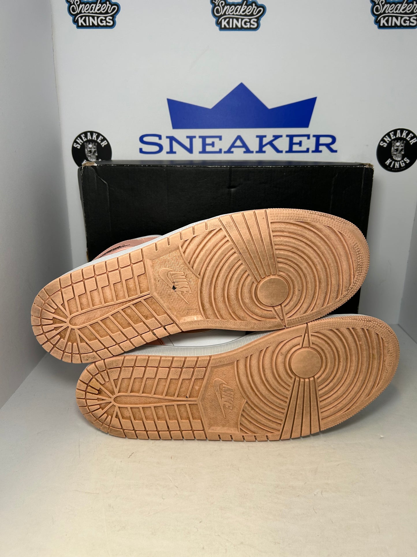 Air Jordan 1 Mid Crimson Tint (Pre-Owned)