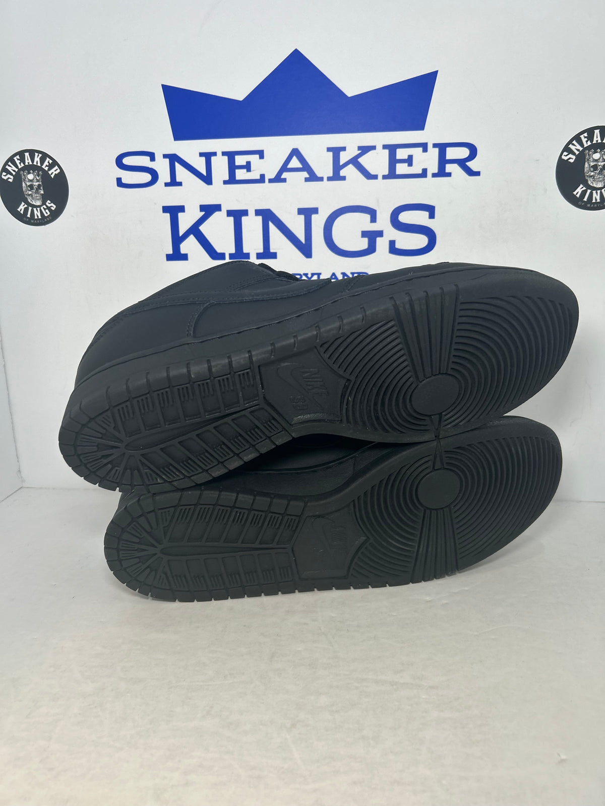 Nike SB Dunk Low Pro Triple Black (Pre-Owned)
