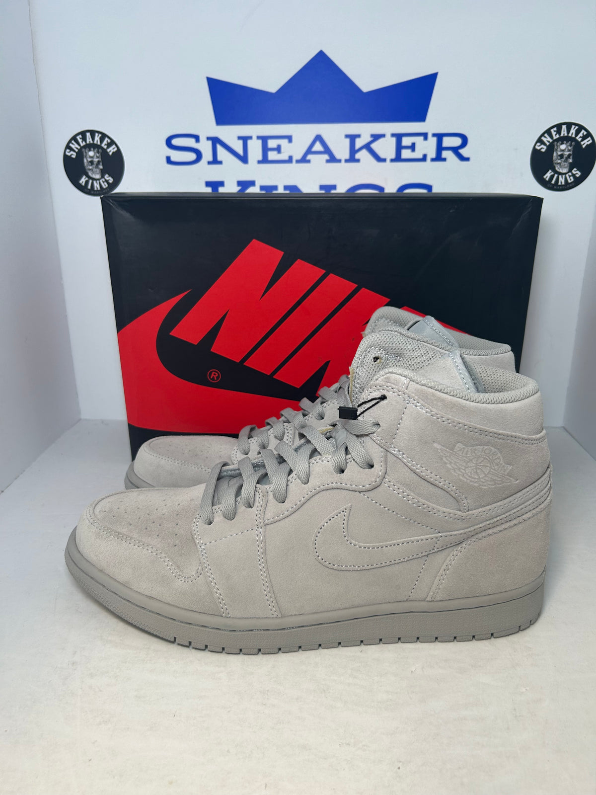 Air Jordan 1 Retro High OG Grey Suede (Pre-Owned)