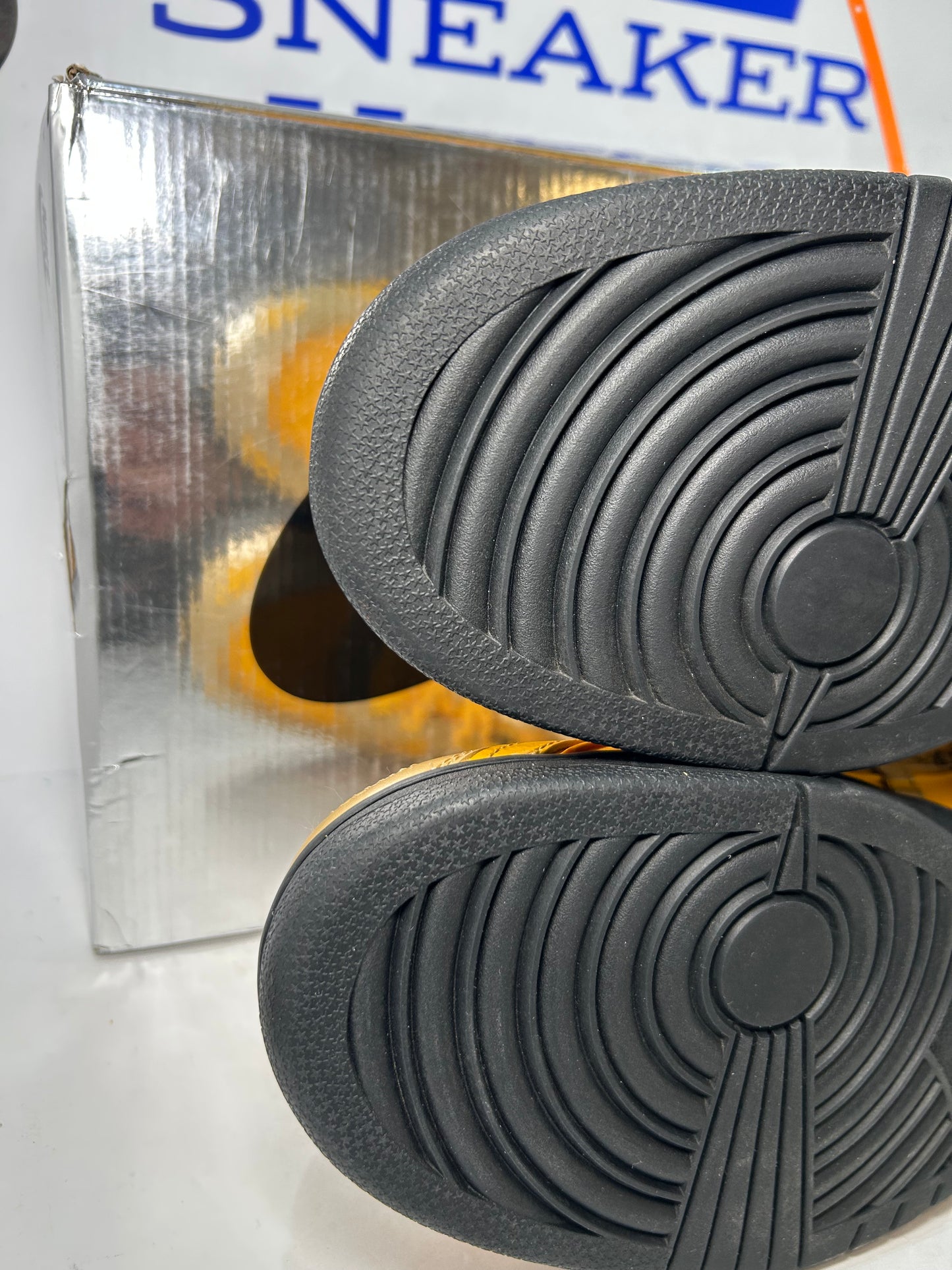 Off-White x Nike Air Rubber Dunk University Gold (Pre-Owned)